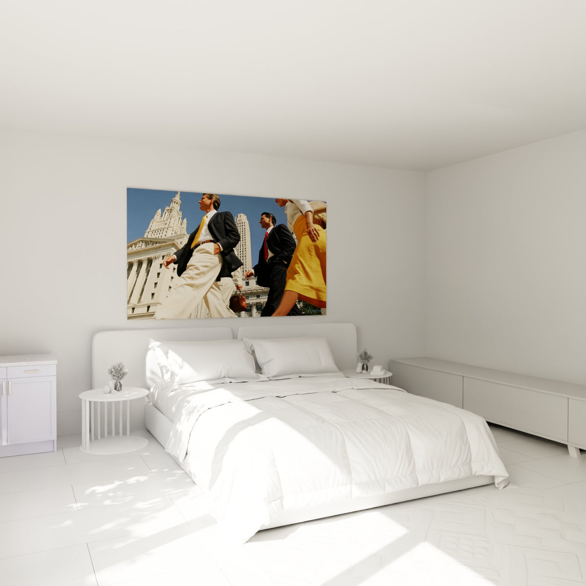 Passants pressés en marine et ocre, cravate rouge visible, au-dessus d'un lit dans une chambre claire