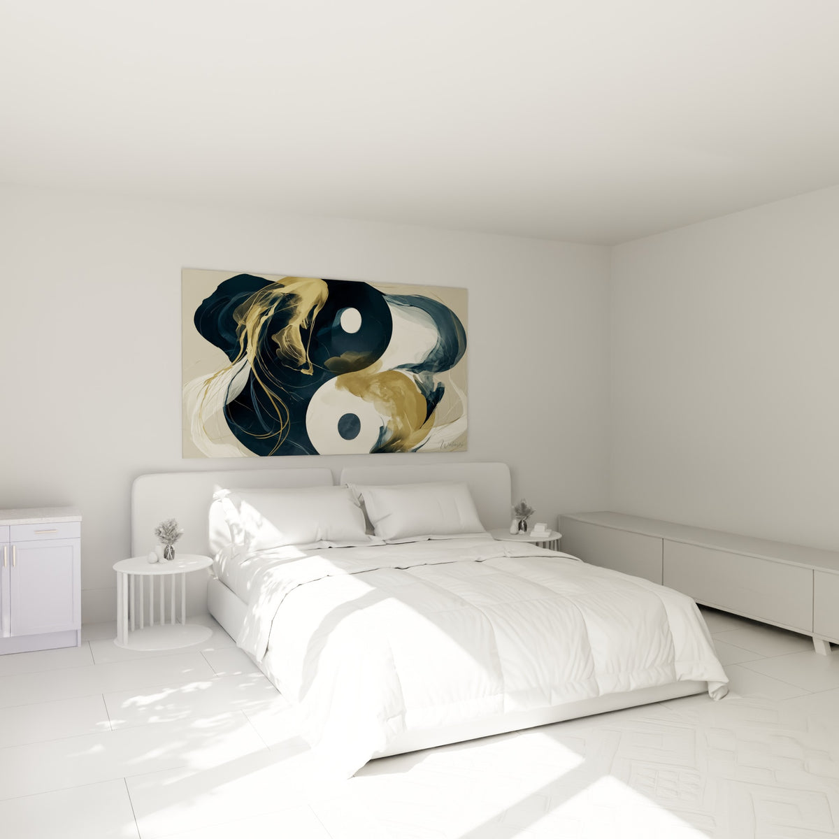 Volutes bleu marine et ocre du Yin Yang au-dessus d'un lit dans une chambre claire