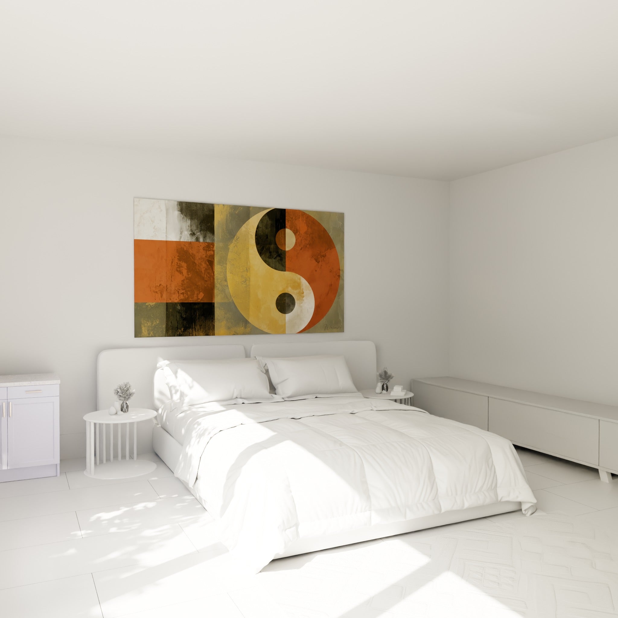 Yin Yang doré et terracotta accroché au-dessus d'un lit dans une chambre claire