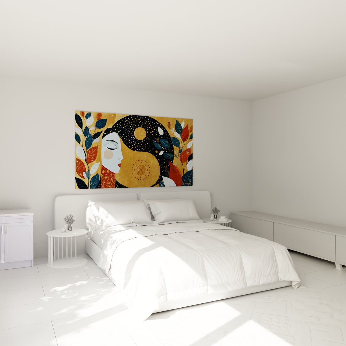 Profil féminin doré et anthracite du Yin Yang, accroché au-dessus d'un lit dans une chambre claire