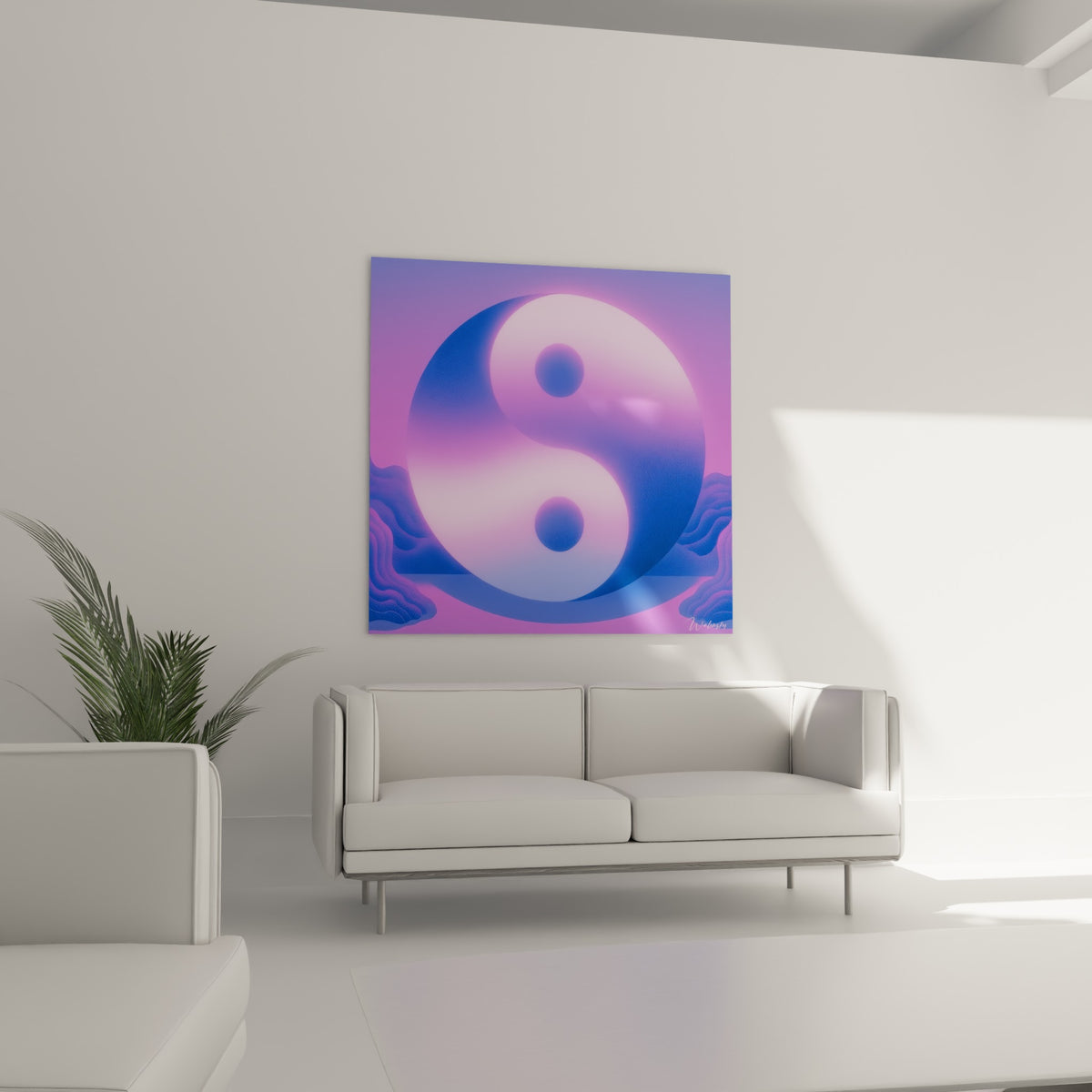 Équilibre Yin Yang aux nuances violettes et roses suspendu au-dessus d'un canapé dans un salon lumineux