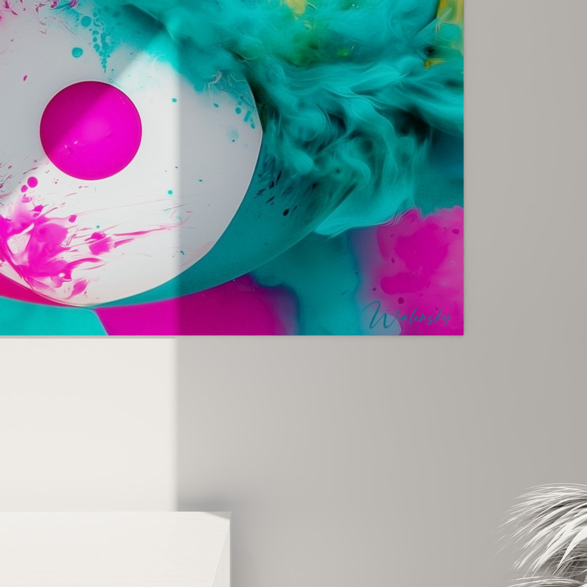 Détail du Yin Yang montrant les éclaboussures roses et dorées avec la texture épaisse de la peinture