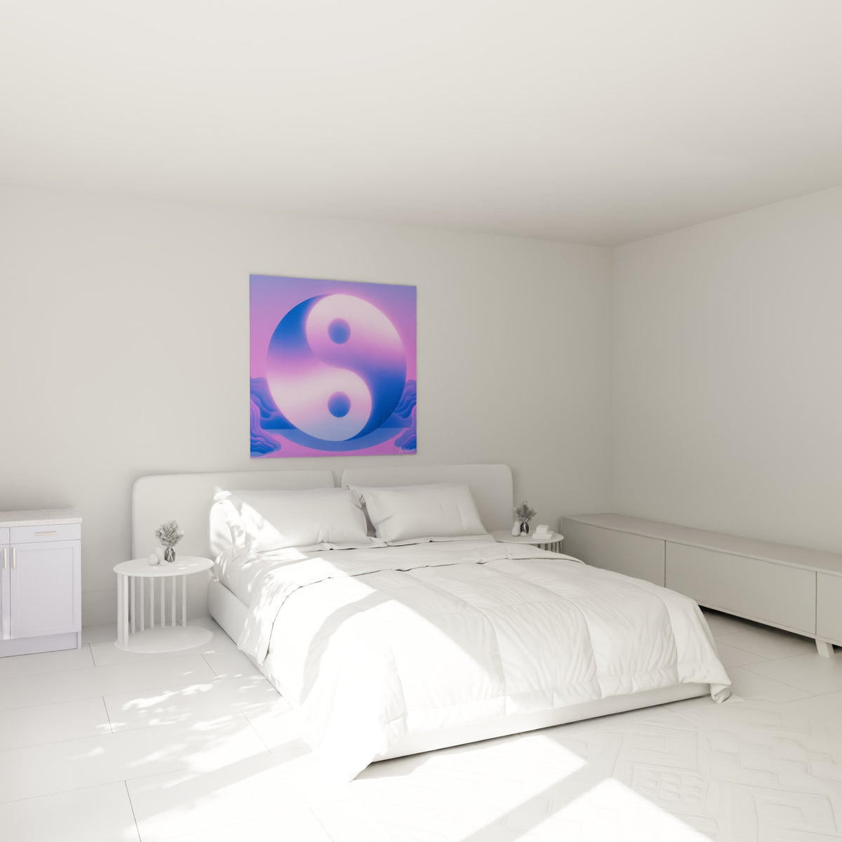 Cercle Yin Yang rose et bleu électrique accroché au-dessus d'un lit dans une chambre claire