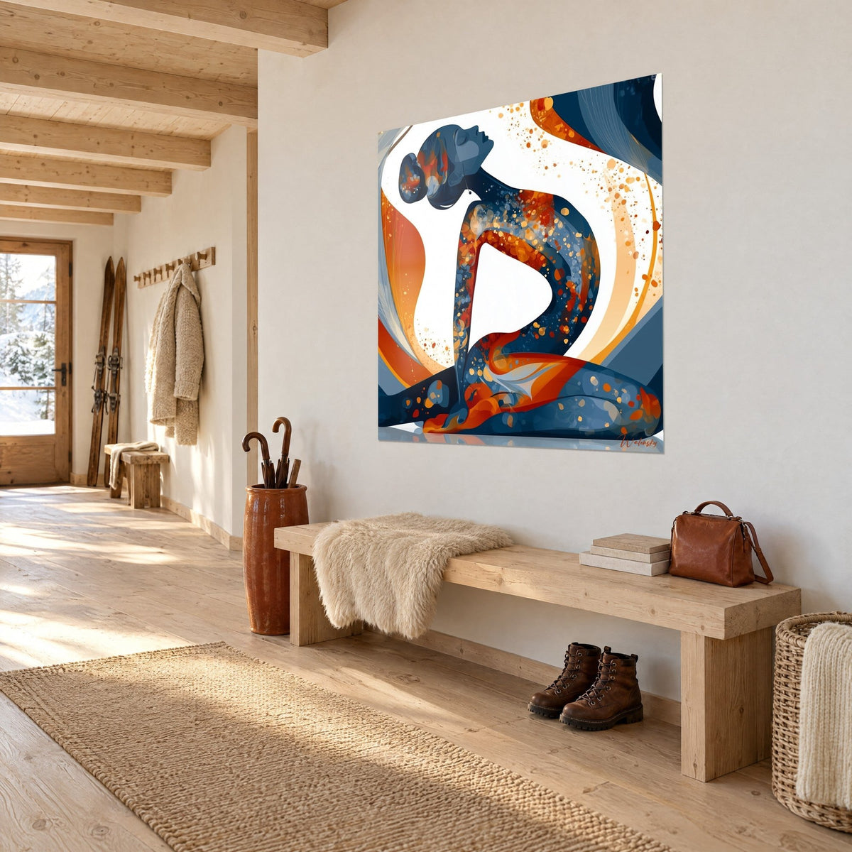 Quadro danzatrice distesa con chignon blu, macchie arancio bruciato e ocra, appeso di tre quarti nell'ingresso in legno chiaro dello chalet