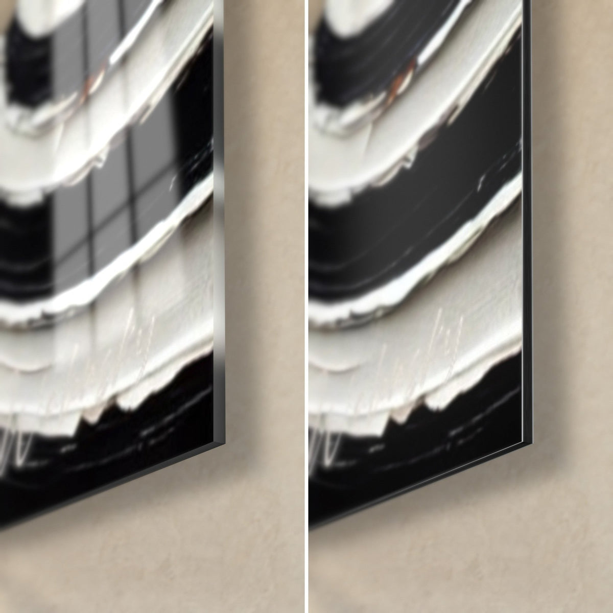 Gemälde Zebra in Relief, untere rechte Ecke: glänzendes Glas mit grauen Reflexen links, mattes Dibond rechts, schwarze 3-mm-Kante