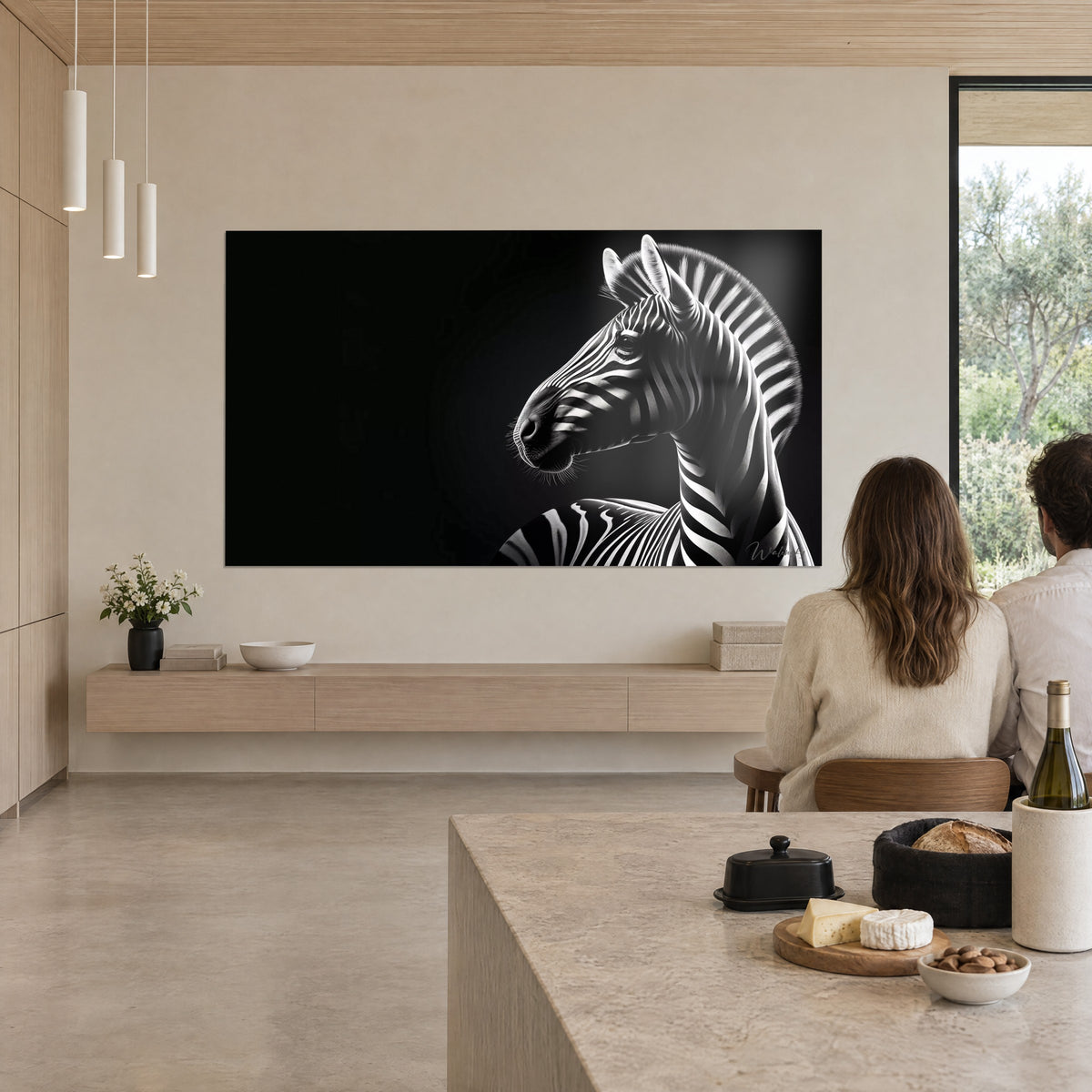 Tableau portrait de zèbre aux longs cils, rayures blanc éclatant et noir profond, au mur d'une cuisine ouverte