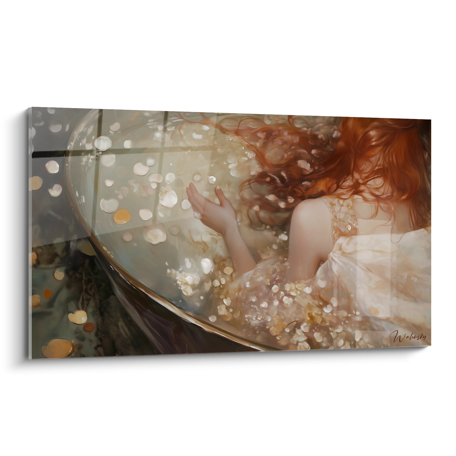 Un tableau Edgar Degas représentant une femme partiellement immergée, aux cheveux roux flottants, entourée de reflets dorés et blancs sur une surface d'eau texturée.

