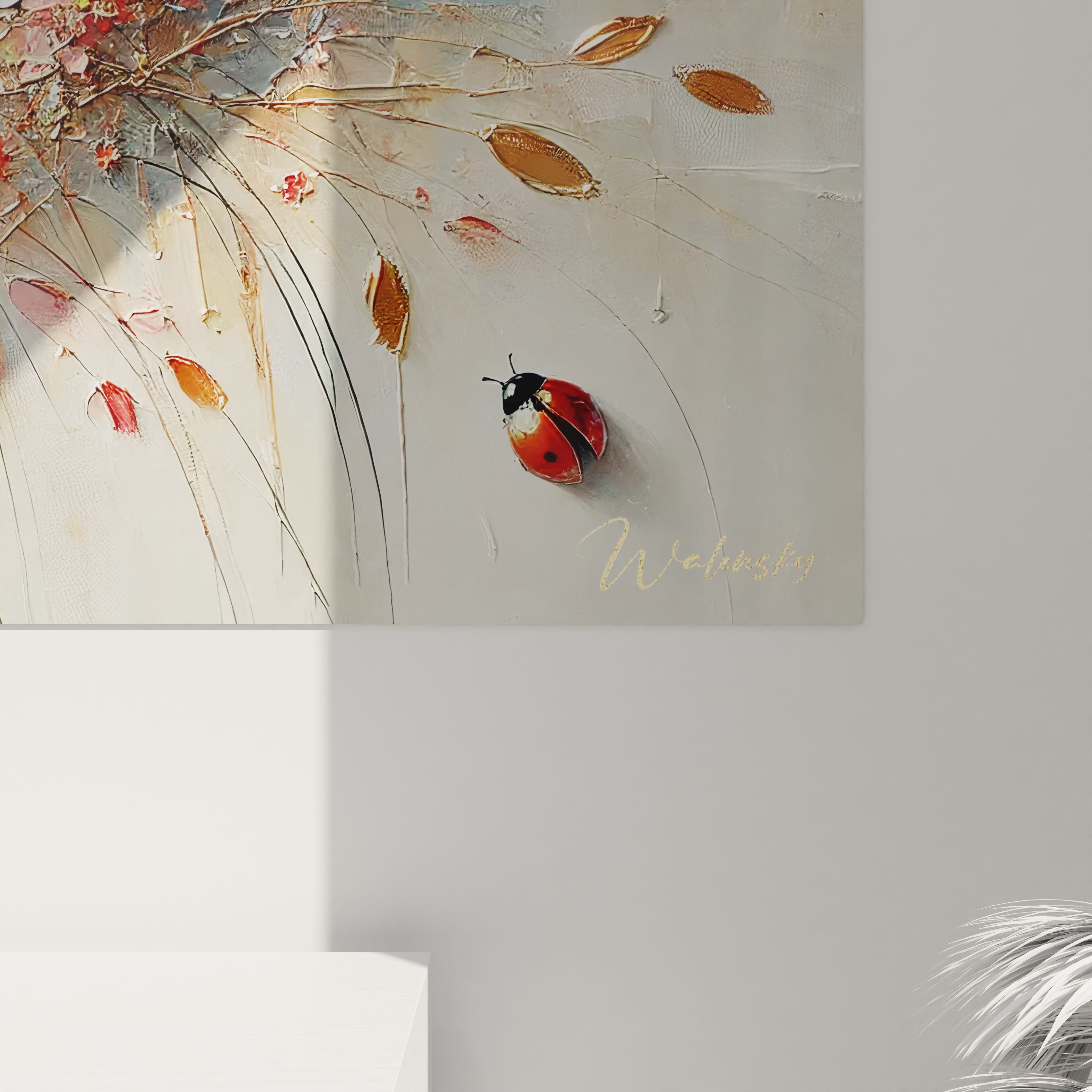 vue de pres d un tableau coccinelle revelant la finesse des details. Les touches dorees et les textures florales offrent une elegance subtile a cette oeuvre vivante.






