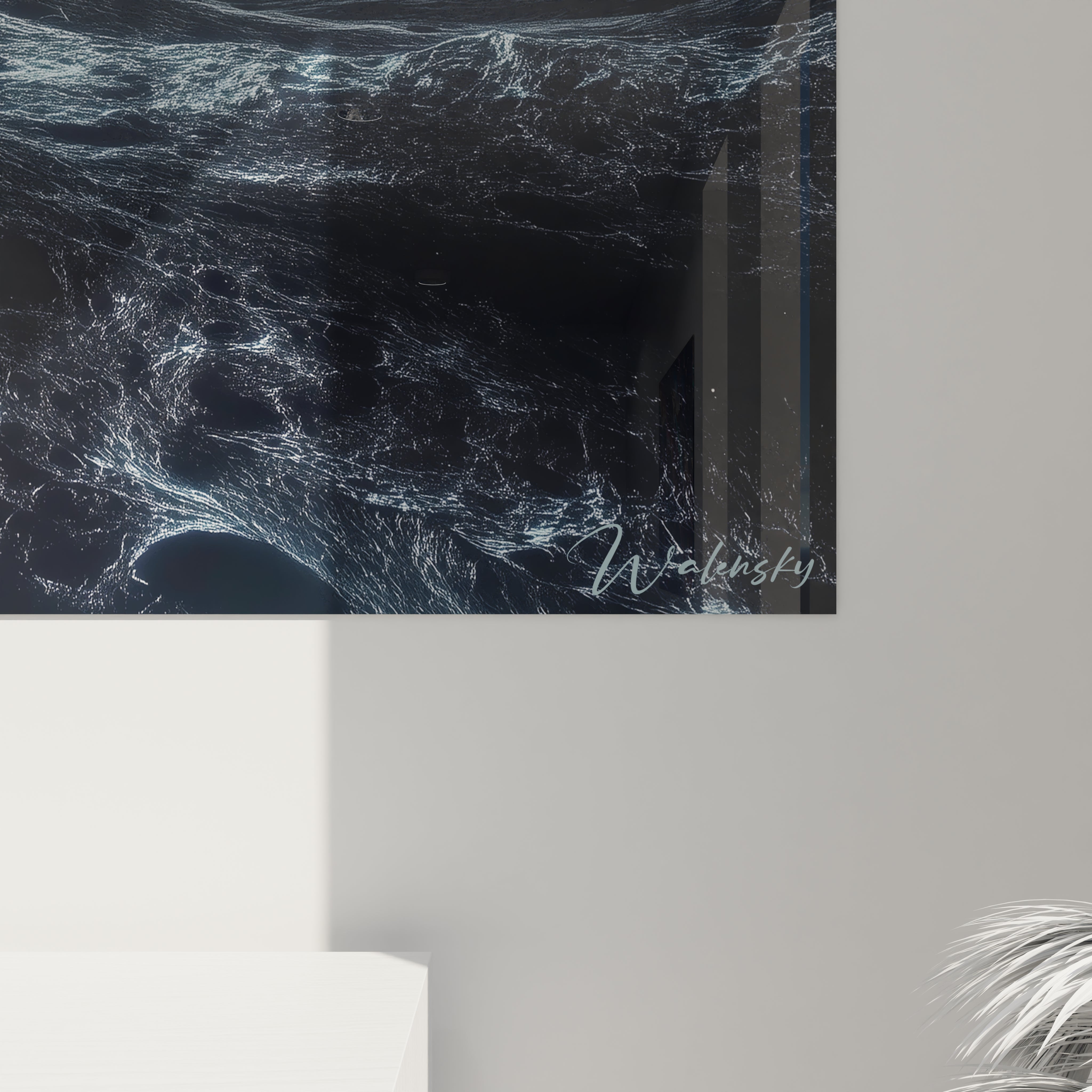 Un tableau espace affichant une surface cosmique texturée avec un vortex central noir. Les variations de blanc et d’argent forment des effets lumineux contrastés, renforçant la sensation de profondeur.







