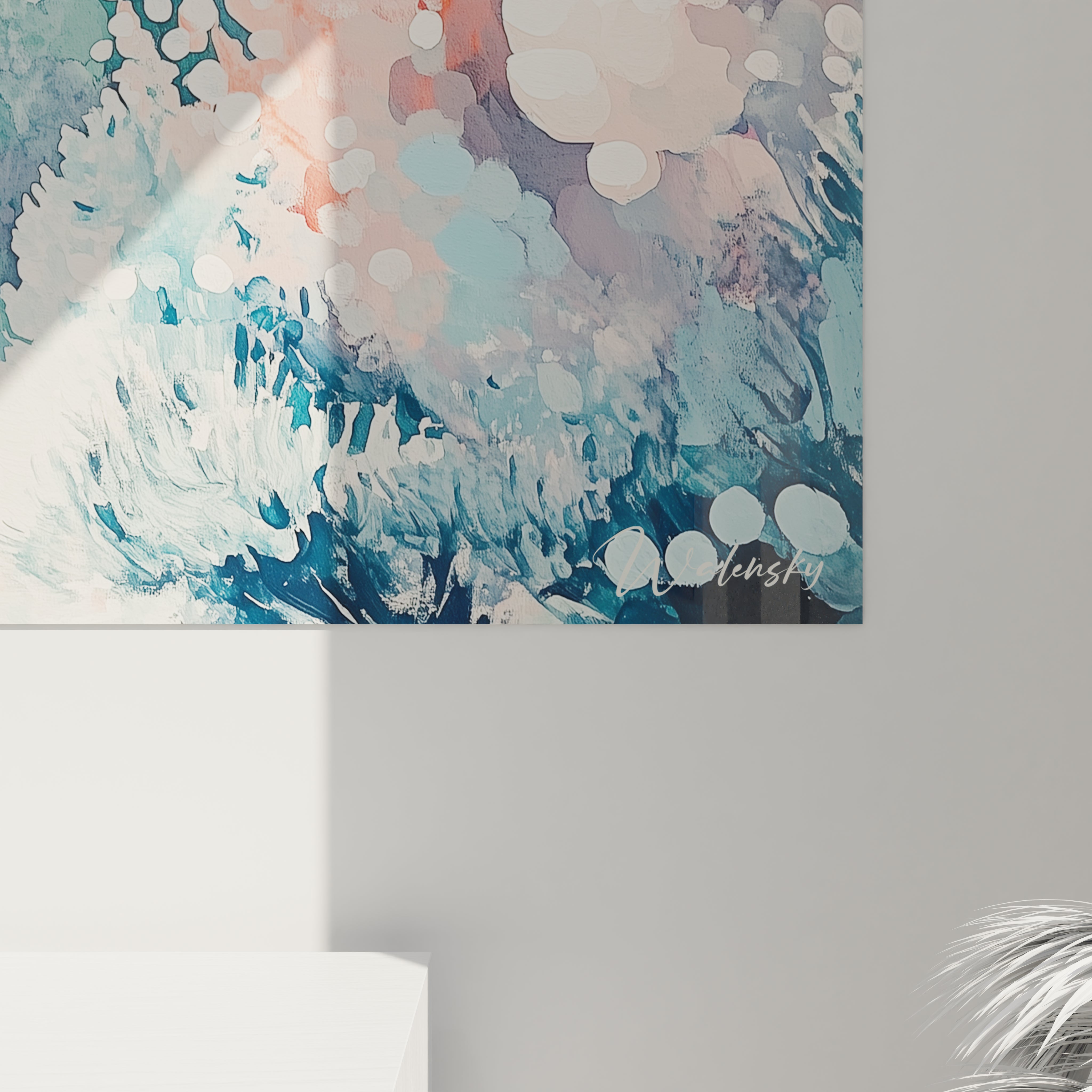 Un tableau aquatique représentant un jardin de coraux blancs immaculés sur fond bleu turquoise vibrant, où les formes organiques semblent en mouvement et où des éclaboussures blanches ajoutent de la texture, rehaussées par des zones chaudes corail.
