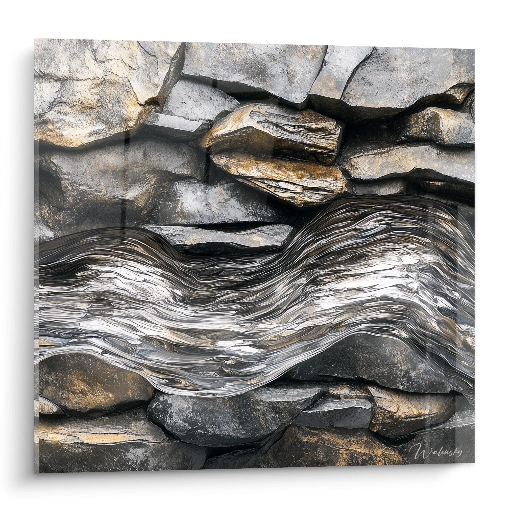 Un tableau artistique représentant une structure rocheuse fragmentée traversée par un flux ondulant argenté, combinant textures rugueuses des pierres grises et noires avec la fluidité métallique d'un courant stylisé aux reflets blancs et argent.
