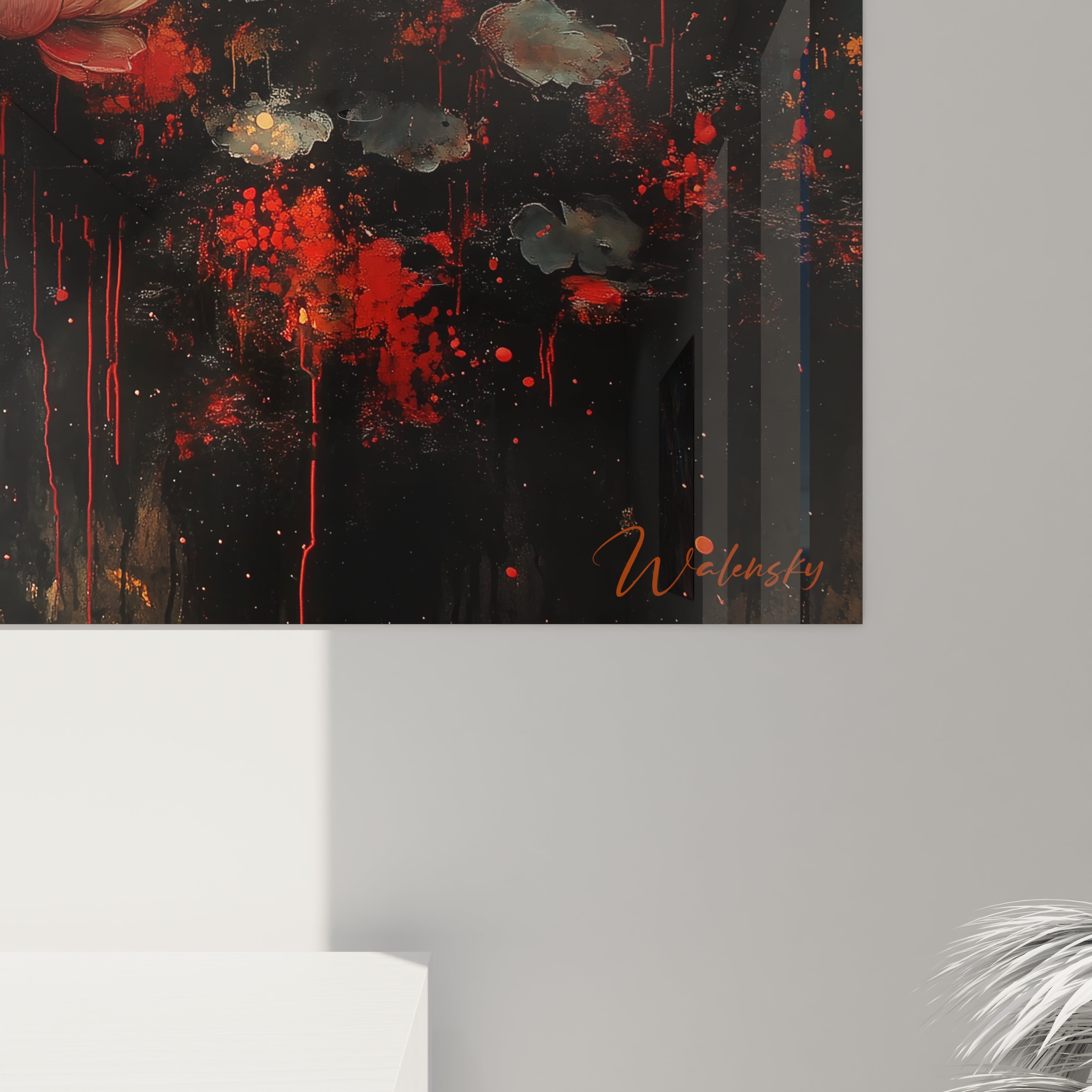 Un tableau de fleurs de lotus aux pétales rouges vibrants sur fond noir texturé, ponctué d'éclaboussures d'or et de touches orangées, combinant une représentation précise des fleurs avec un traitement abstrait et dynamique du fond.
