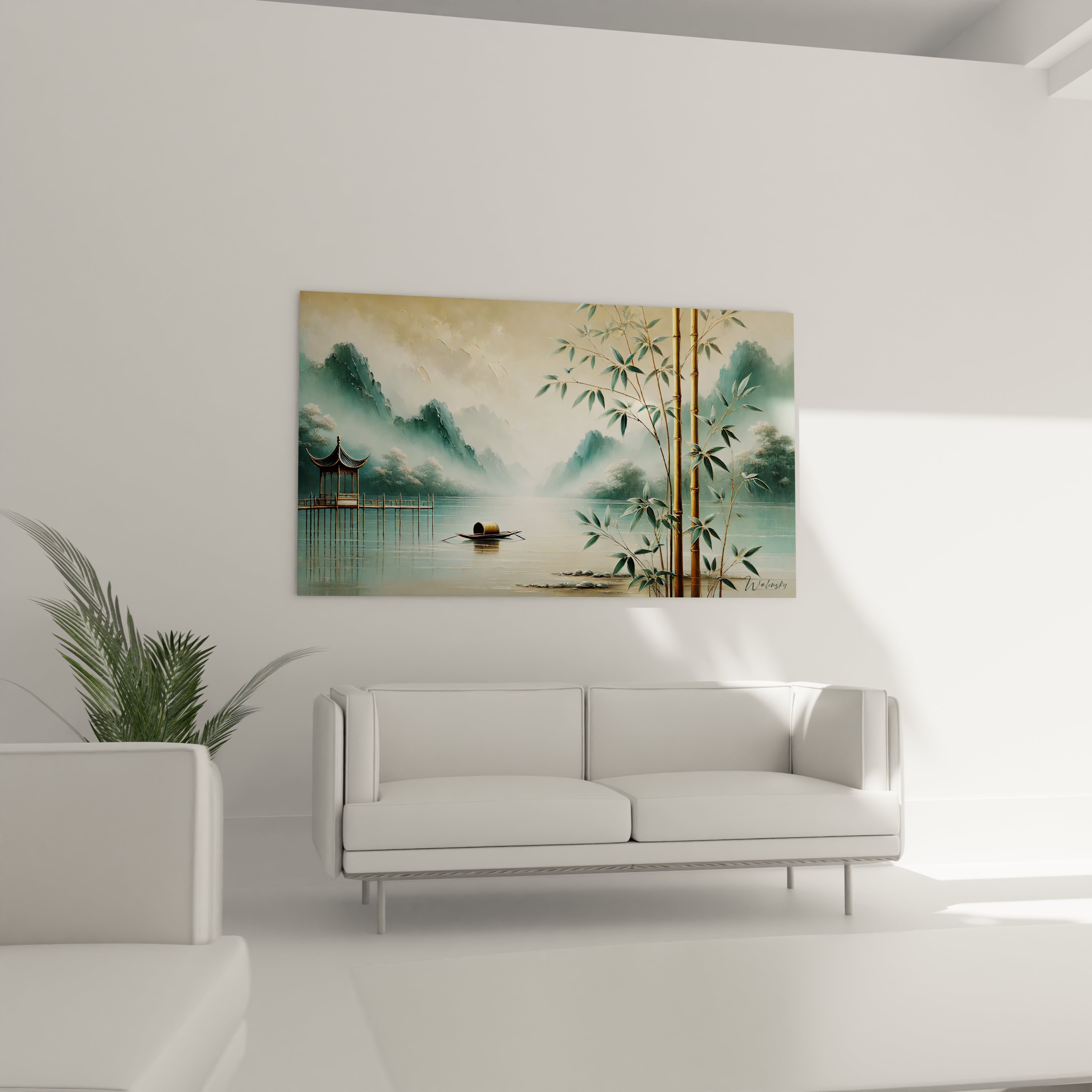 Tableau peinture chinoise dans un salon, au dessus du canapé, créant une ambiance zen et apaisante. La brume et les montagnes floues invitent à la contemplation.

