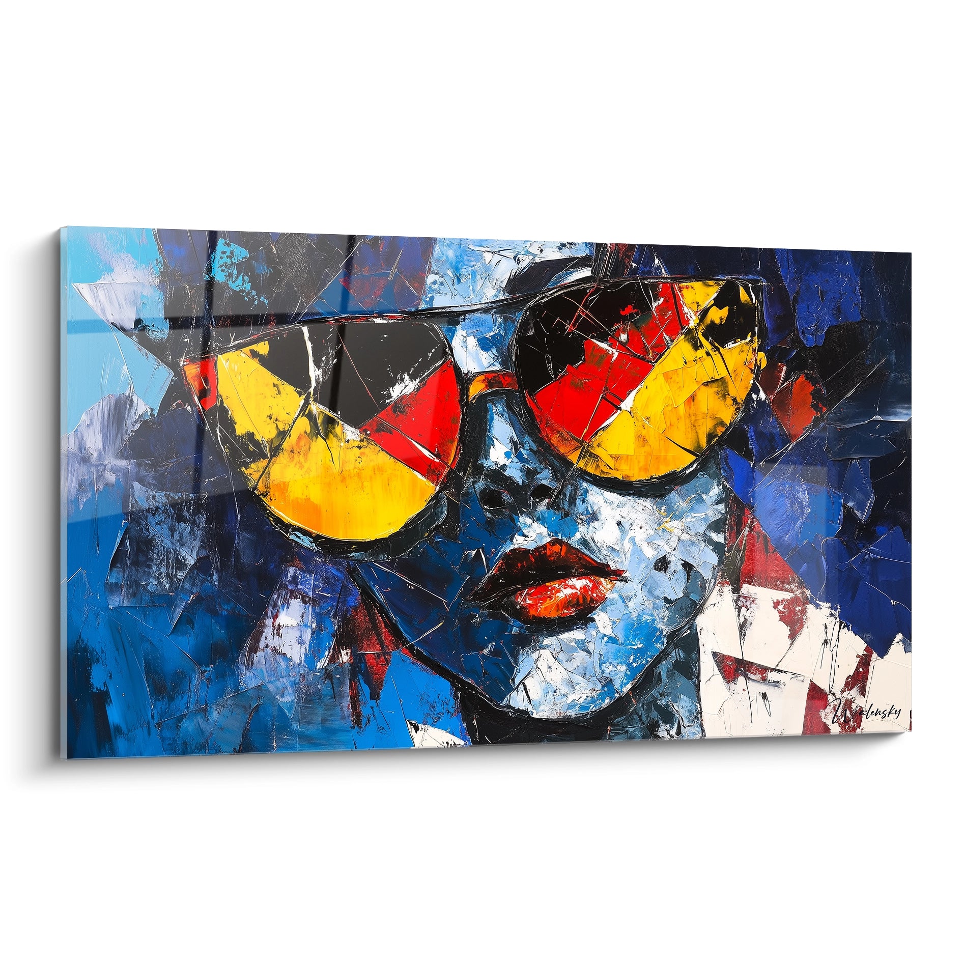 Un tableau peinture contemporaine abstrait montrant un visage stylisé avec des lunettes jaunes et rouges, des textures brisées et des nuances de bleu et blanc sur fond texturé.
