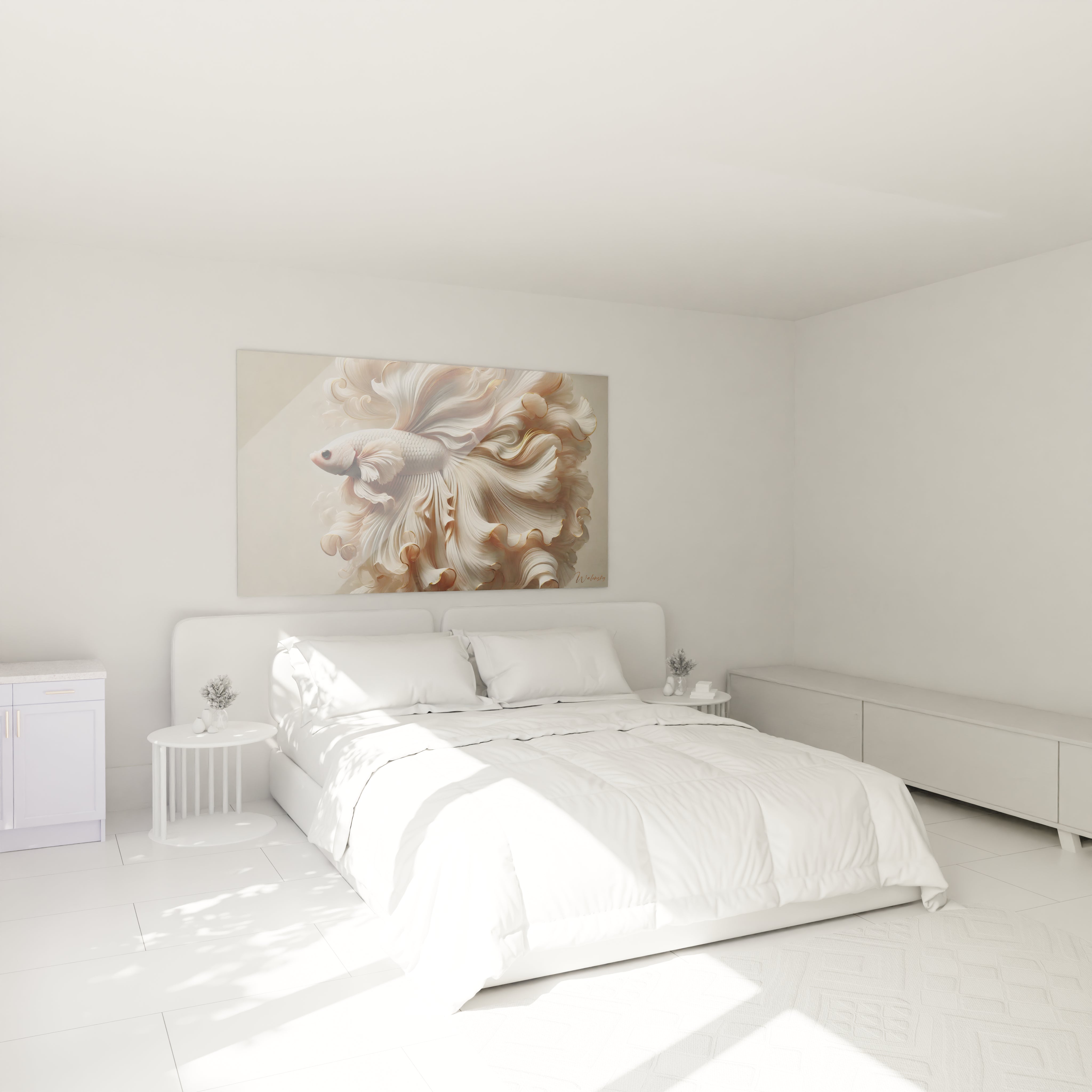 Tableau poisson betta accroché au mur au-dessus du lit dans une chambre. Ajoutez une touche de poésie et d'élégance à votre pièce avec ce tableau aux nuances de blanc, beige et or.