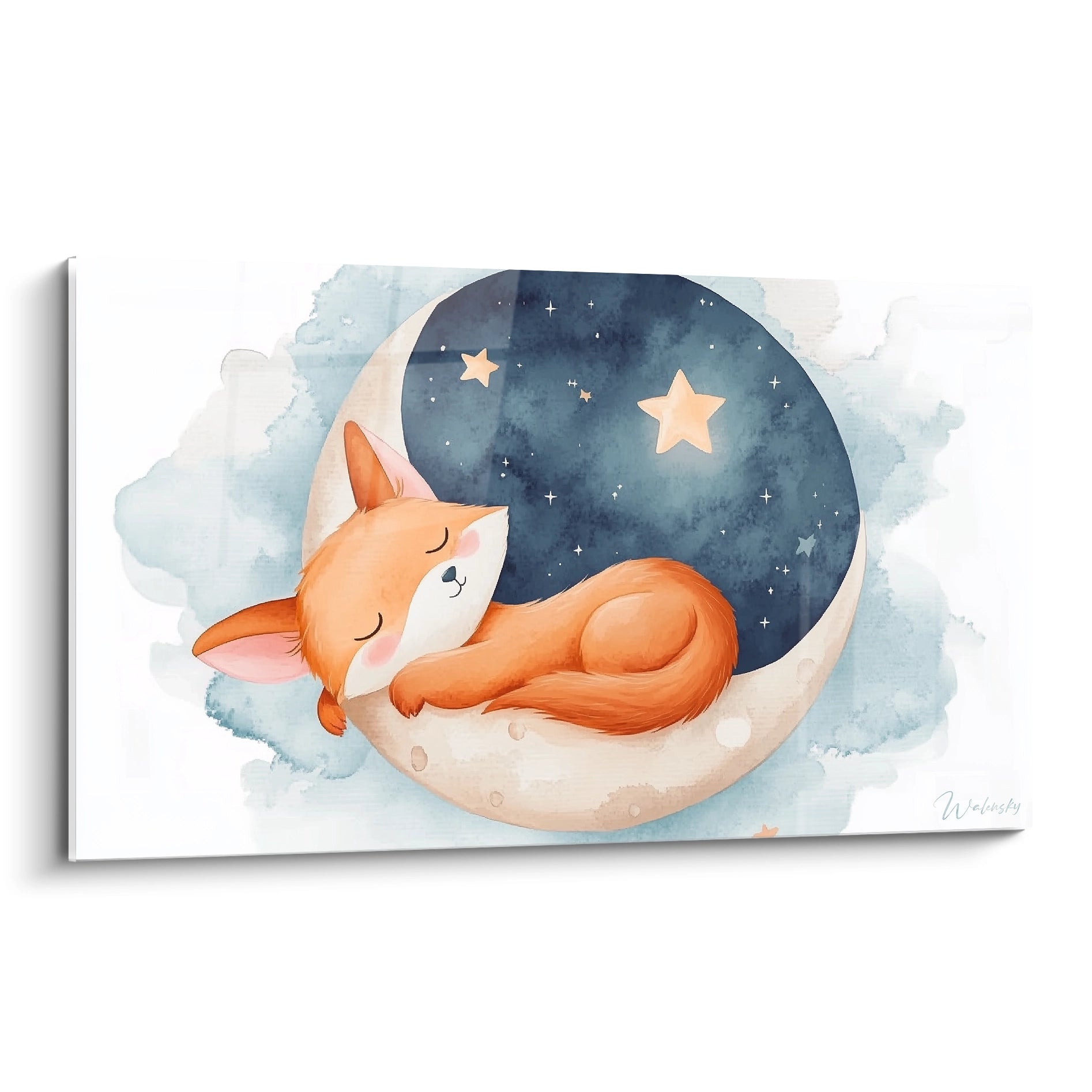 Un tableau enfant illustrant un renard orange endormi sur un croissant de lune beige, avec un fond bleu nuit étoilé et des nuages texturés en arrière-plan.

