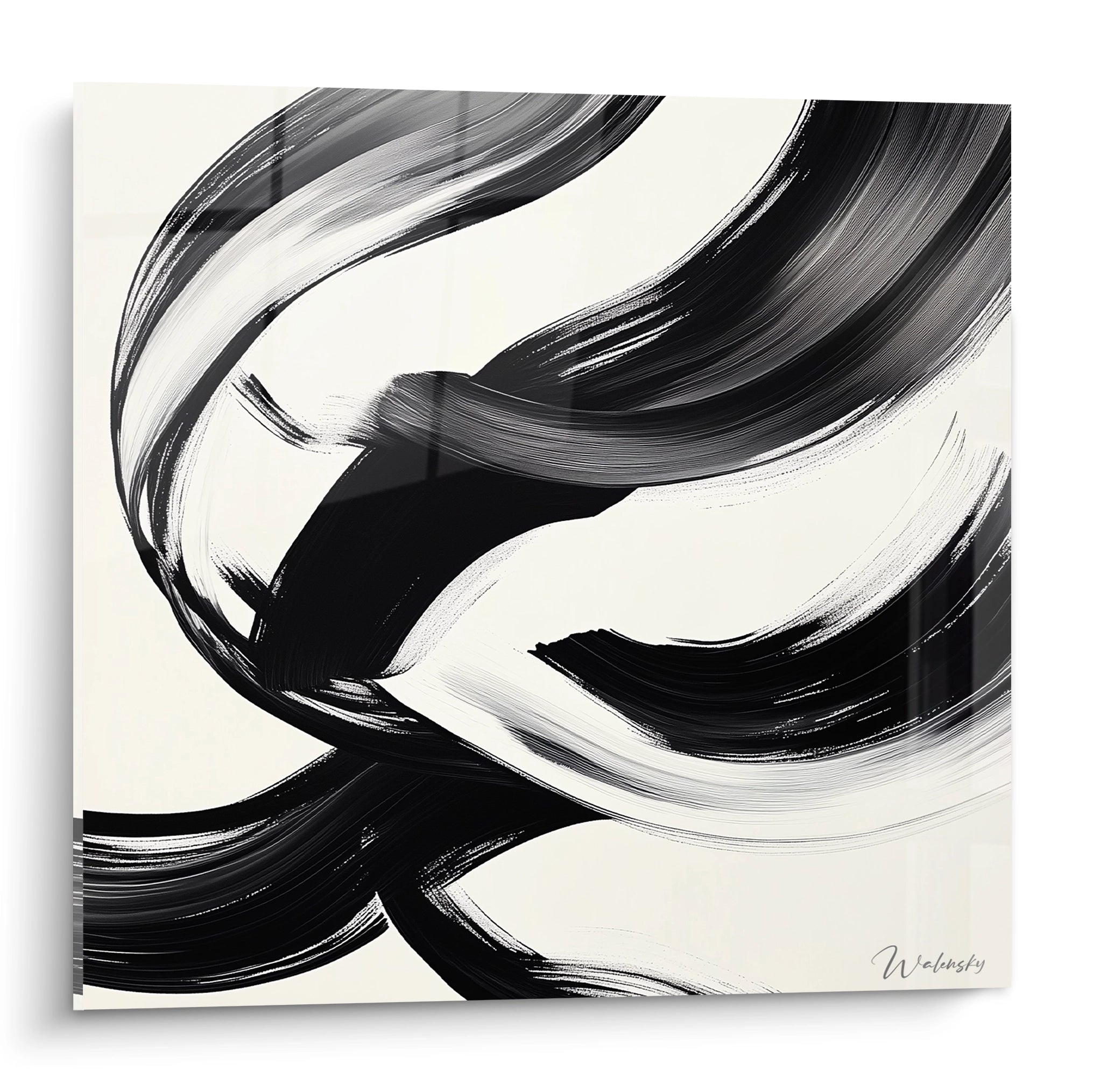 Un tableau rayures noir et blanc présentant des coups de pinceau fluides et dynamiques qui s'entrecroisent sur fond blanc. Les traits épais créent un mouvement circulaire avec des textures variables où l'encre noire contraste fortement avec les espaces vierges.

