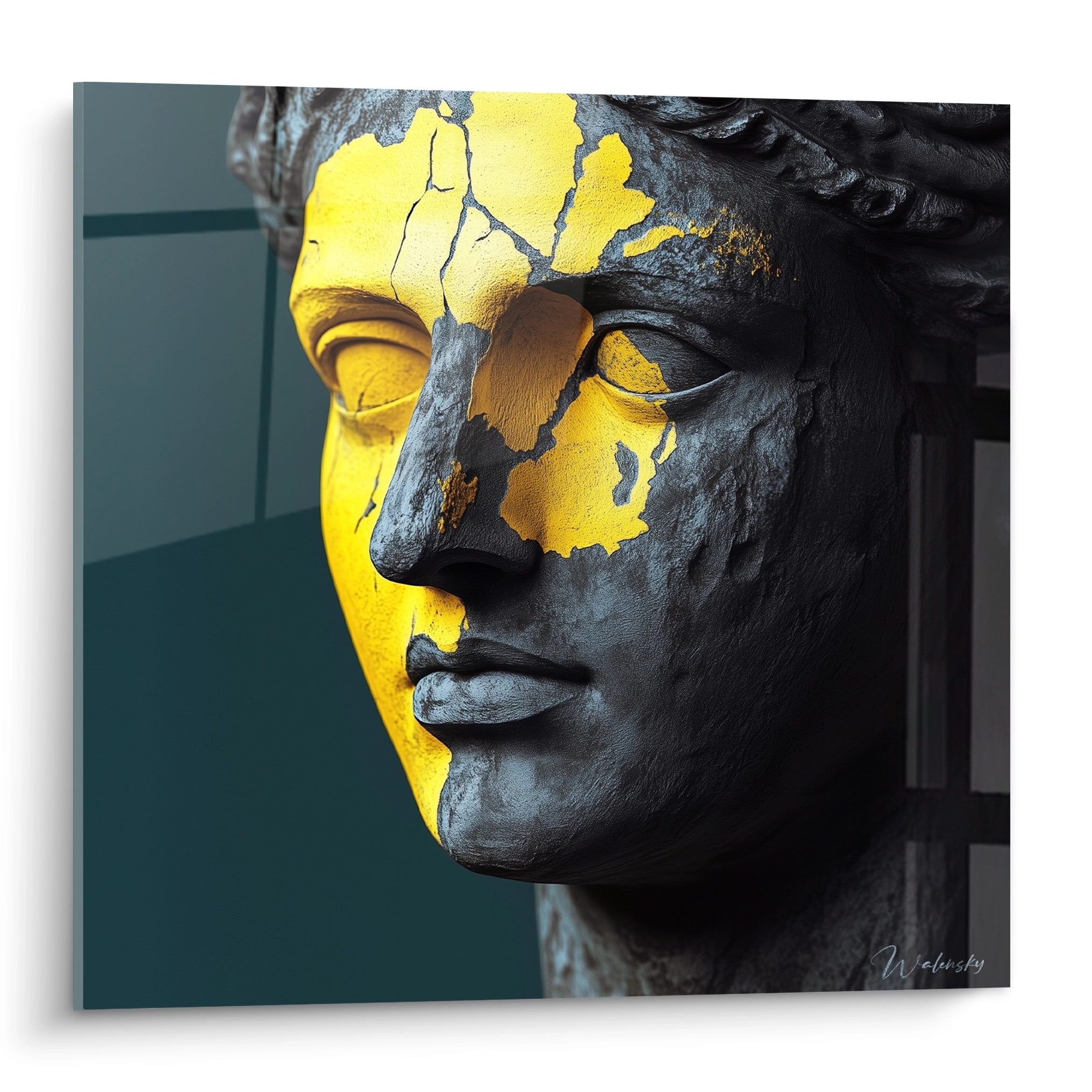 Un tableau statue grecque mêlant noir profond et or éclatant, présentant un profil classique fragmenté sur fond vert-bleu sombre, avec des textures rugueuses contrastant avec des surfaces lisses et brillantes.
