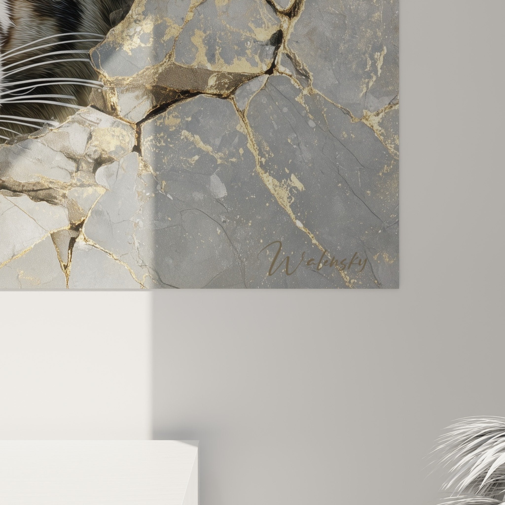 Vue ensemble tableau tigre mur marbre fissure effet trompe oeil decoration interieur moderne