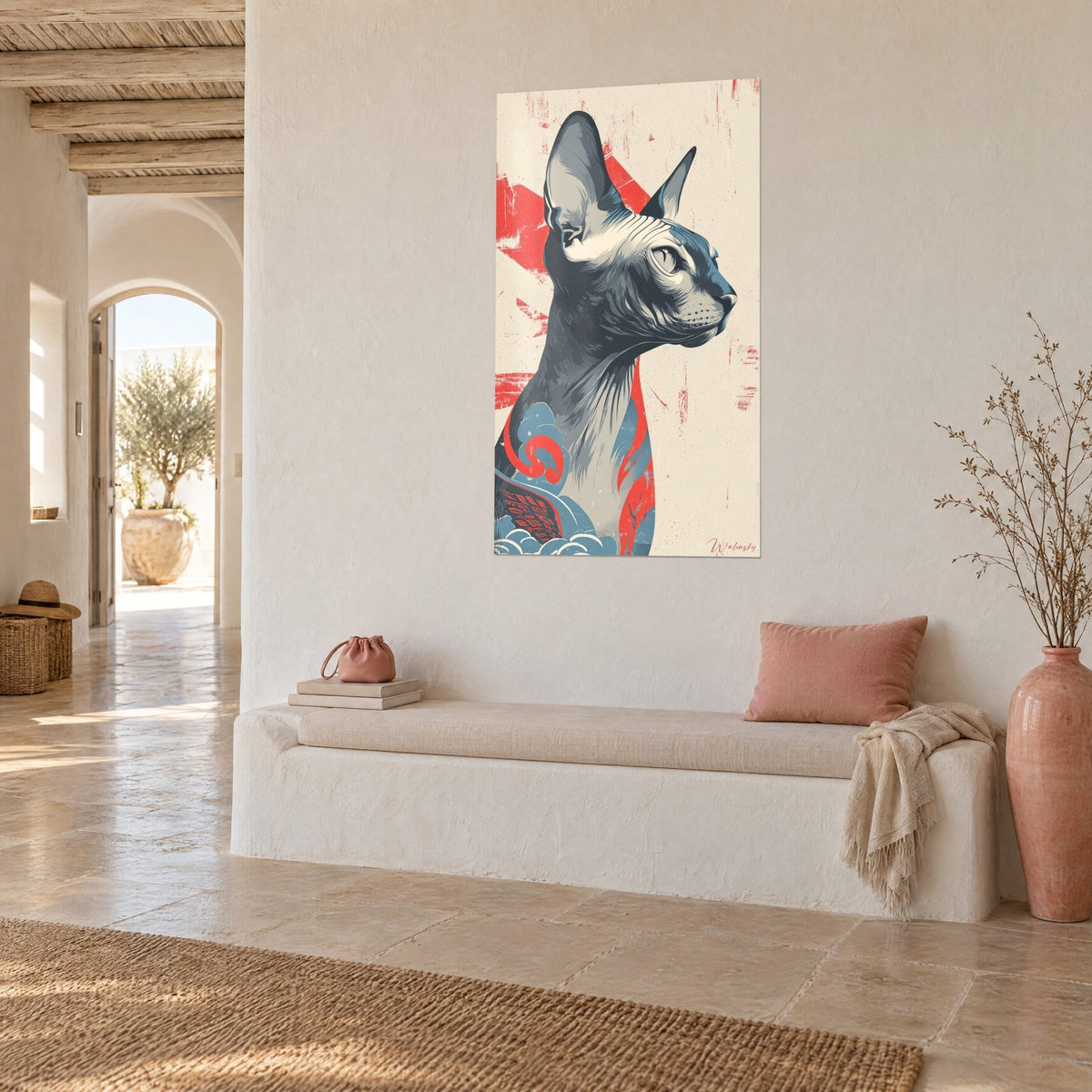 Gemälde nackte Katze mit großen Ohren, beiger Hintergrund mit leuchtend roten Flecken und blauen Wellen, über einer weißen Sitzbank, mediterranes Haus
