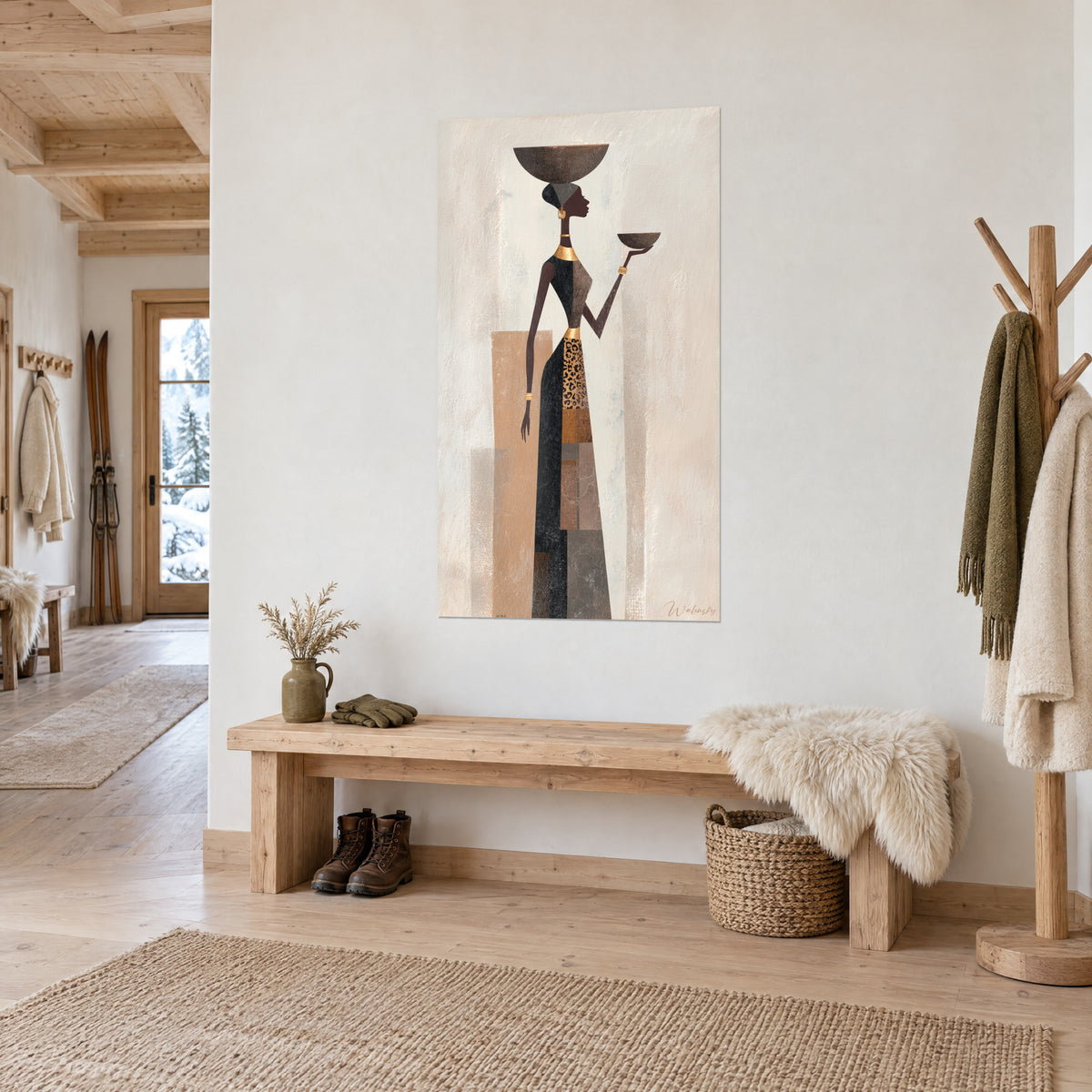 Tableau porteuse d'eau stylisée, bijoux dorés et robe noire à motifs léopard, ocre et crème, sur un mur de chalet