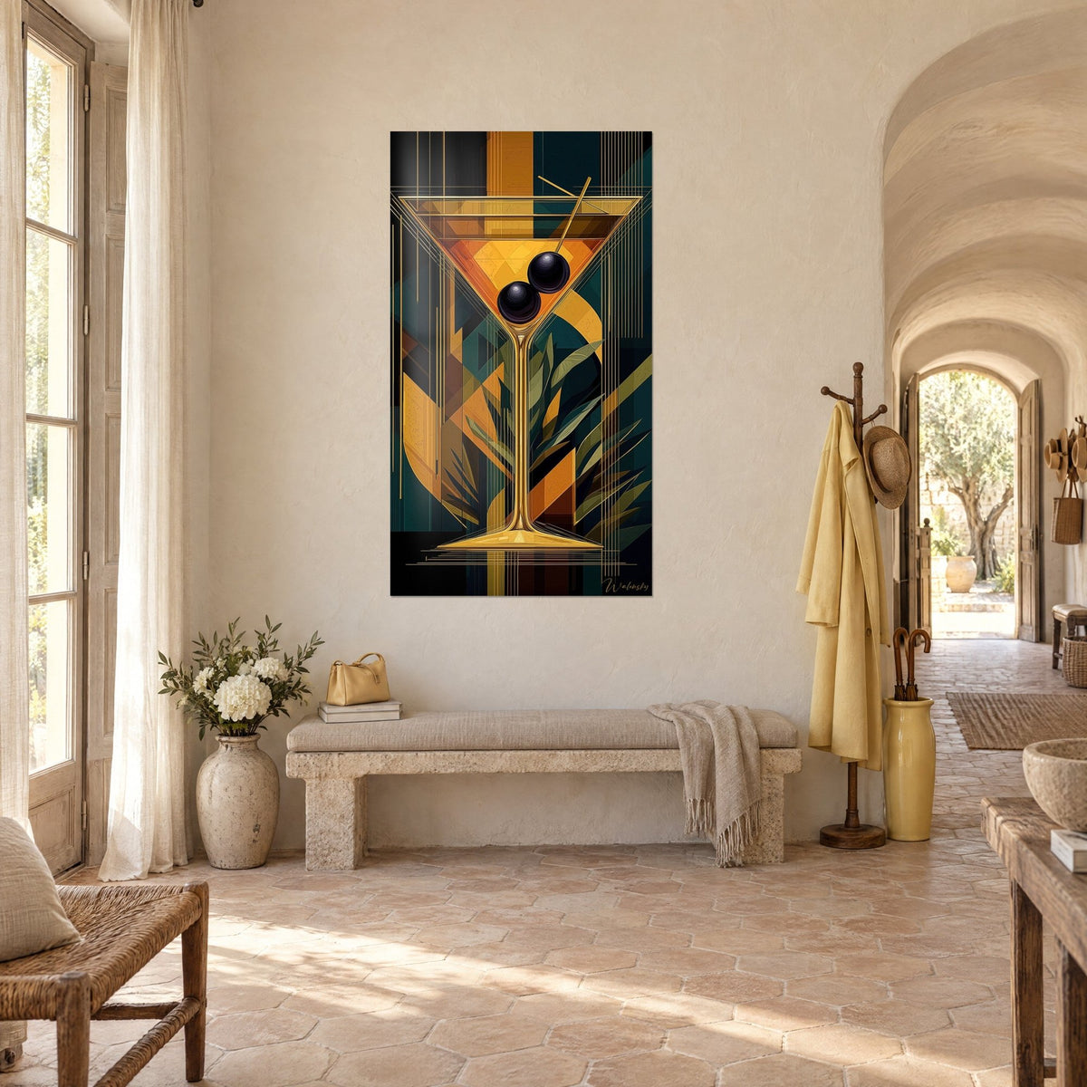 Schilderij Art-decococktail, driehoekig glas in amberkleur en twee donkere olijven op gouden en groene geometrische vormen, Provençaalse boerderij in driekwart aanzicht