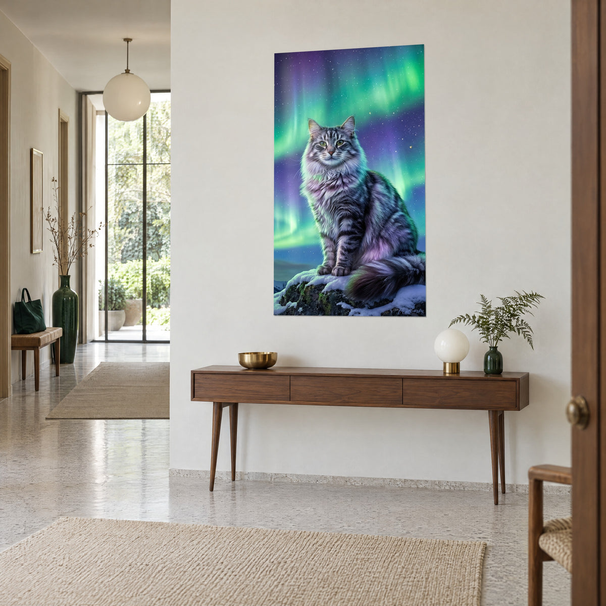 Schilderij getigerde kat met groene ogen zittend op een besneeuwde rots, smaragdgroene en paarse lucht, op een houten console