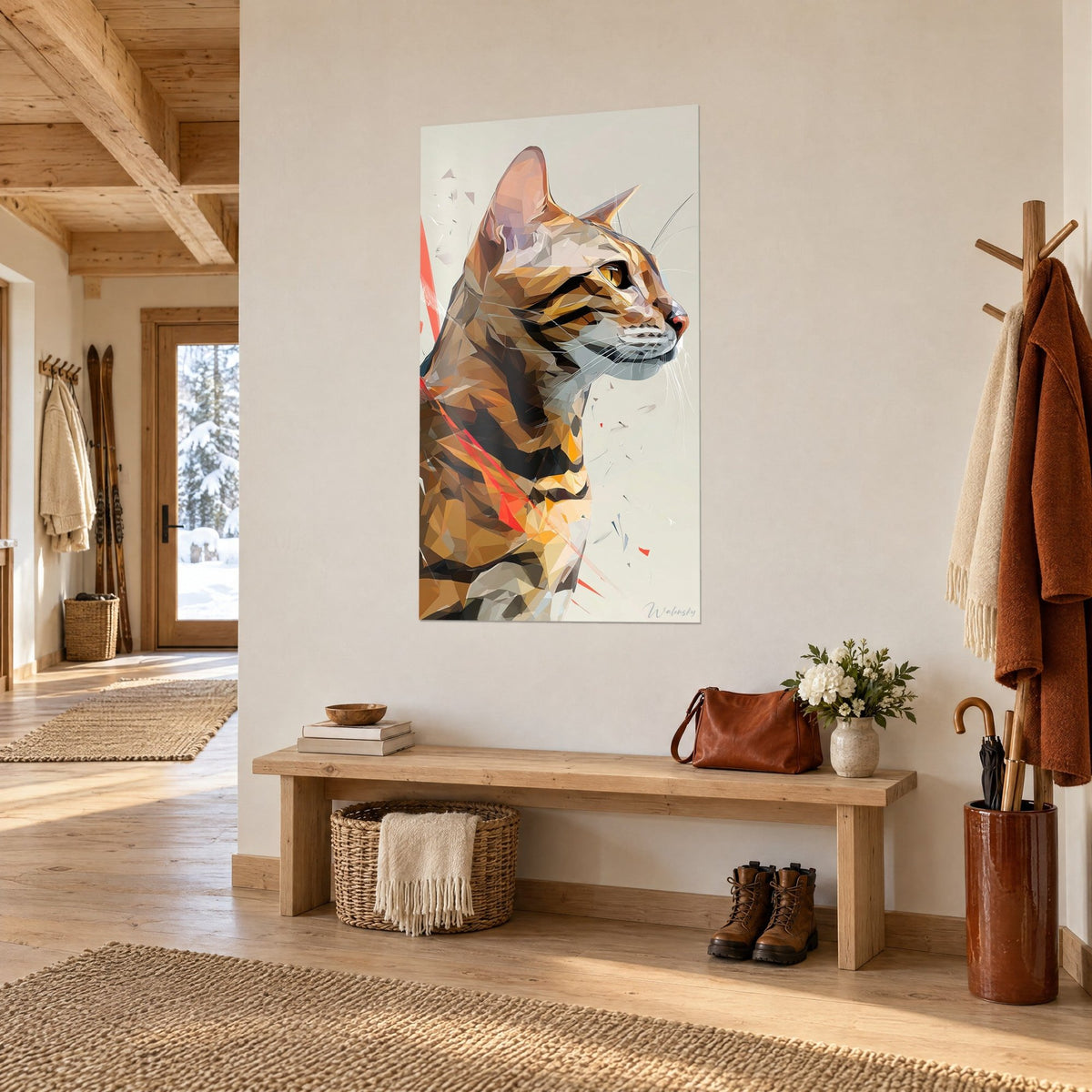 Tableau félin aux rayures noires et orange en polygones, fond crème, accroché dans une entrée en bois de chalet