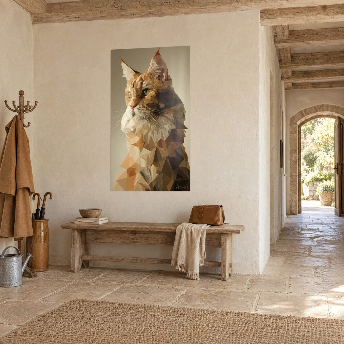 Schilderij veelhoekige kat met puntige oren en witte snorharen, oranje en bruine tinten, stenen muur van een landhuis