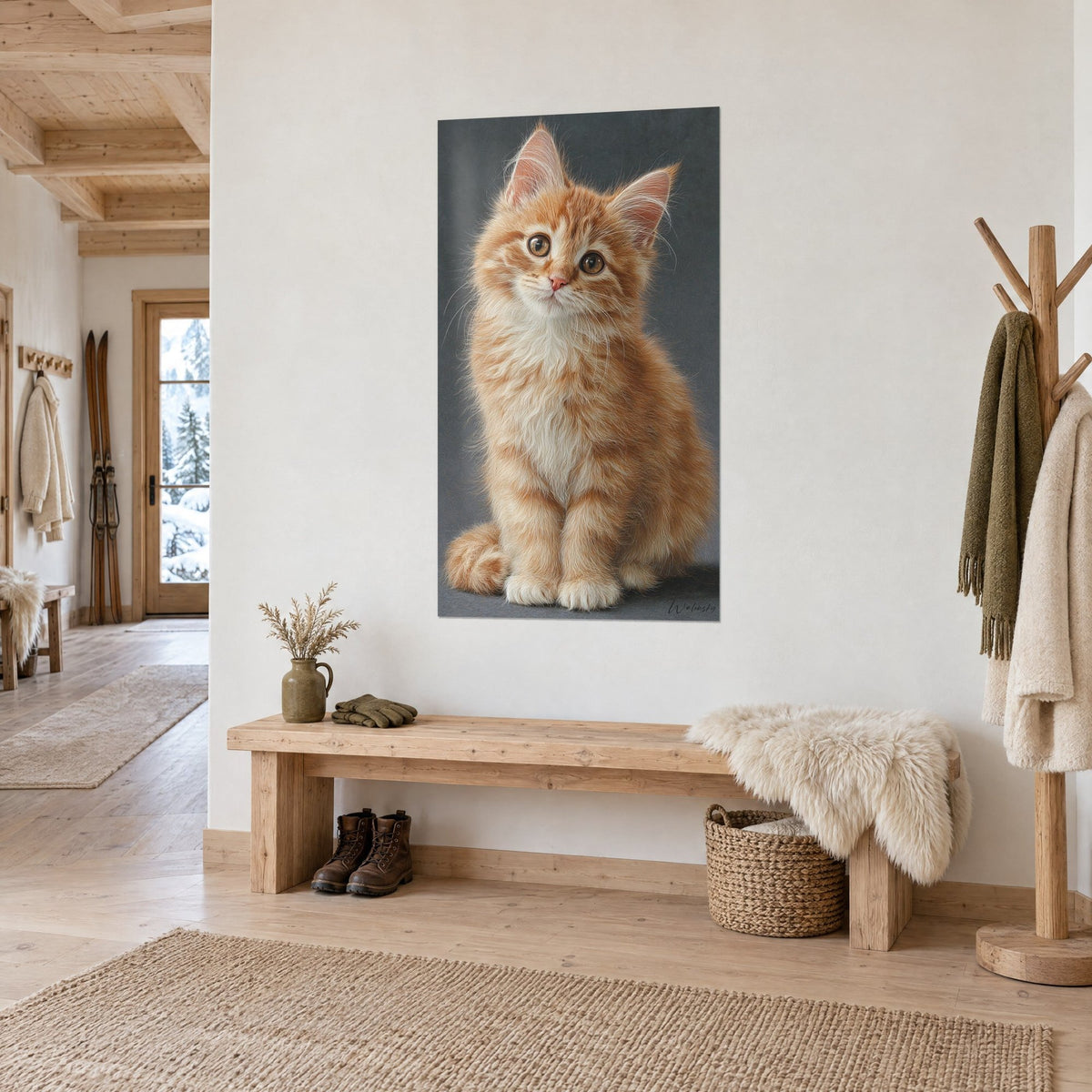 Cuadro Gatito naranja de ojos ámbar, sentado con las patitas blancas juntas, encima de un banco de madera clara