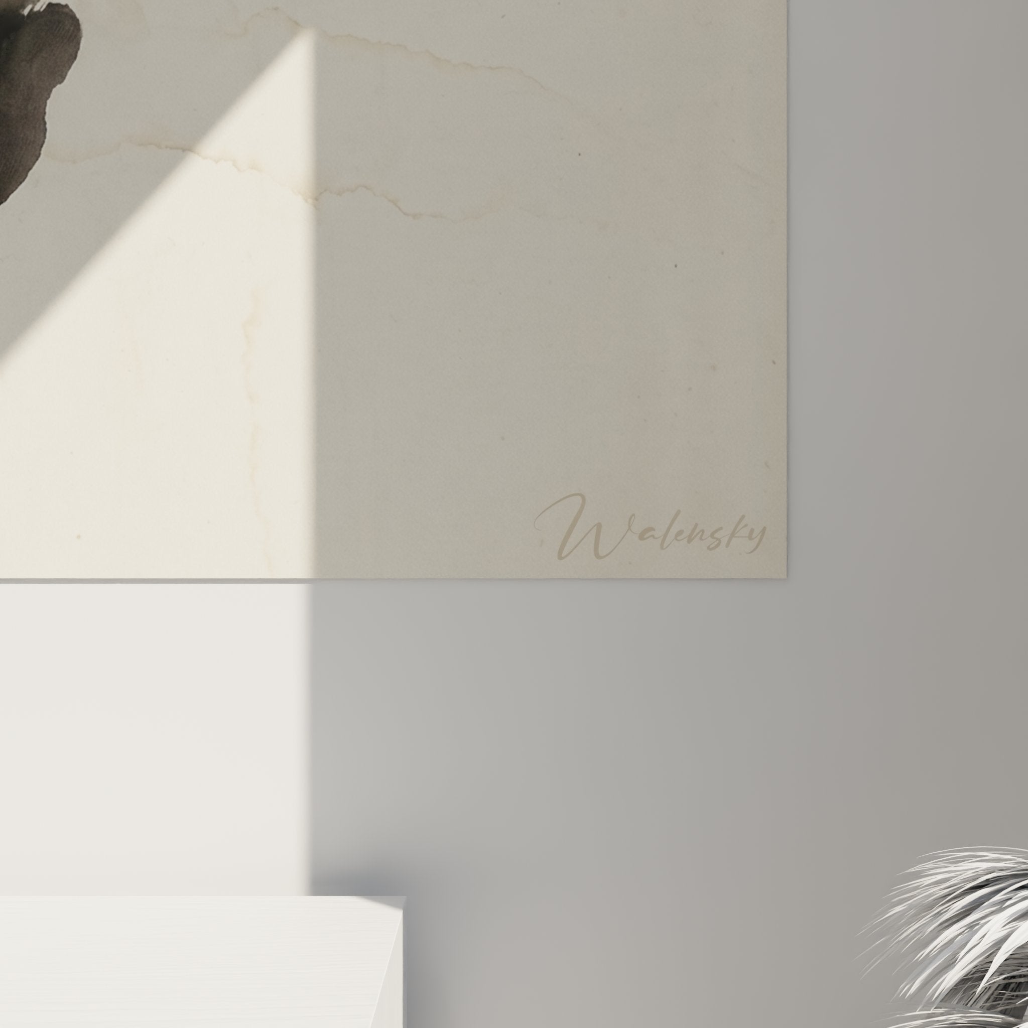 Vue d'ensemble tableau tennis zen accroché au mur, art moderne sportif décoration intérieure