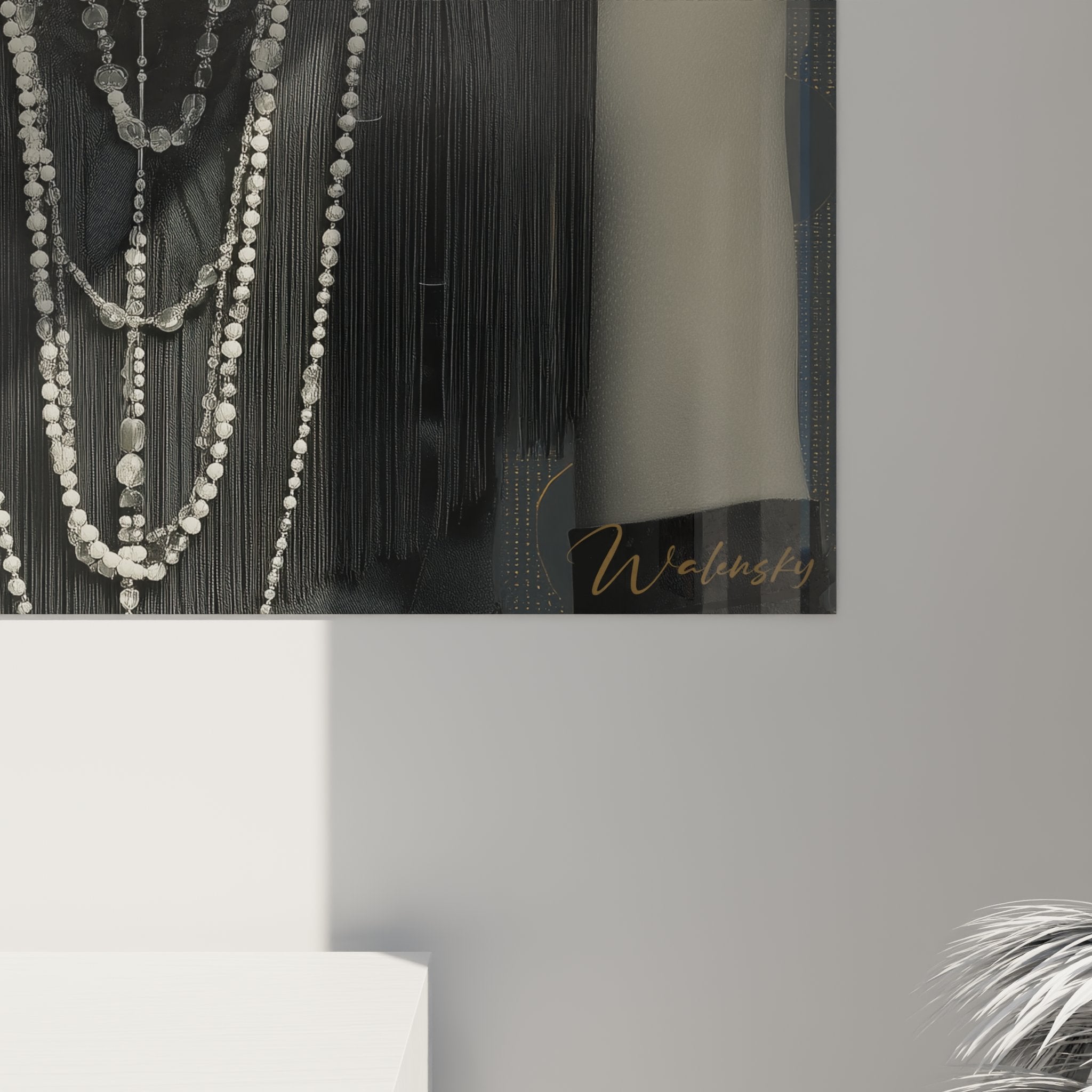 Vista d'insieme quadro murale art déco donna elegante motivi circolari dorati decorazione vintage