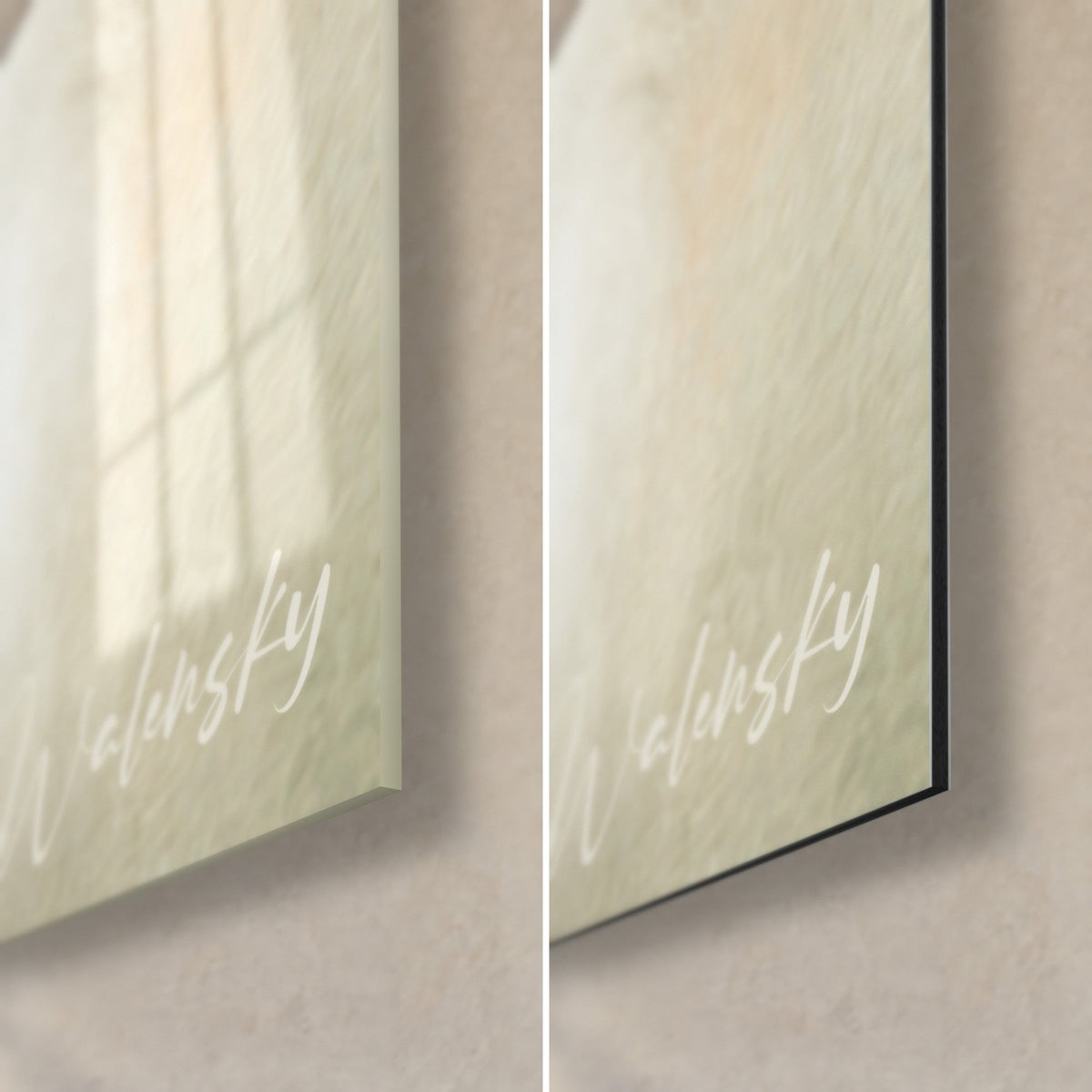 Tableau minou blanc duveteux, coin bas droit : verre acrylique brillant reflétant la fenêtre, Dibond mat gris et tranche de 3 mm