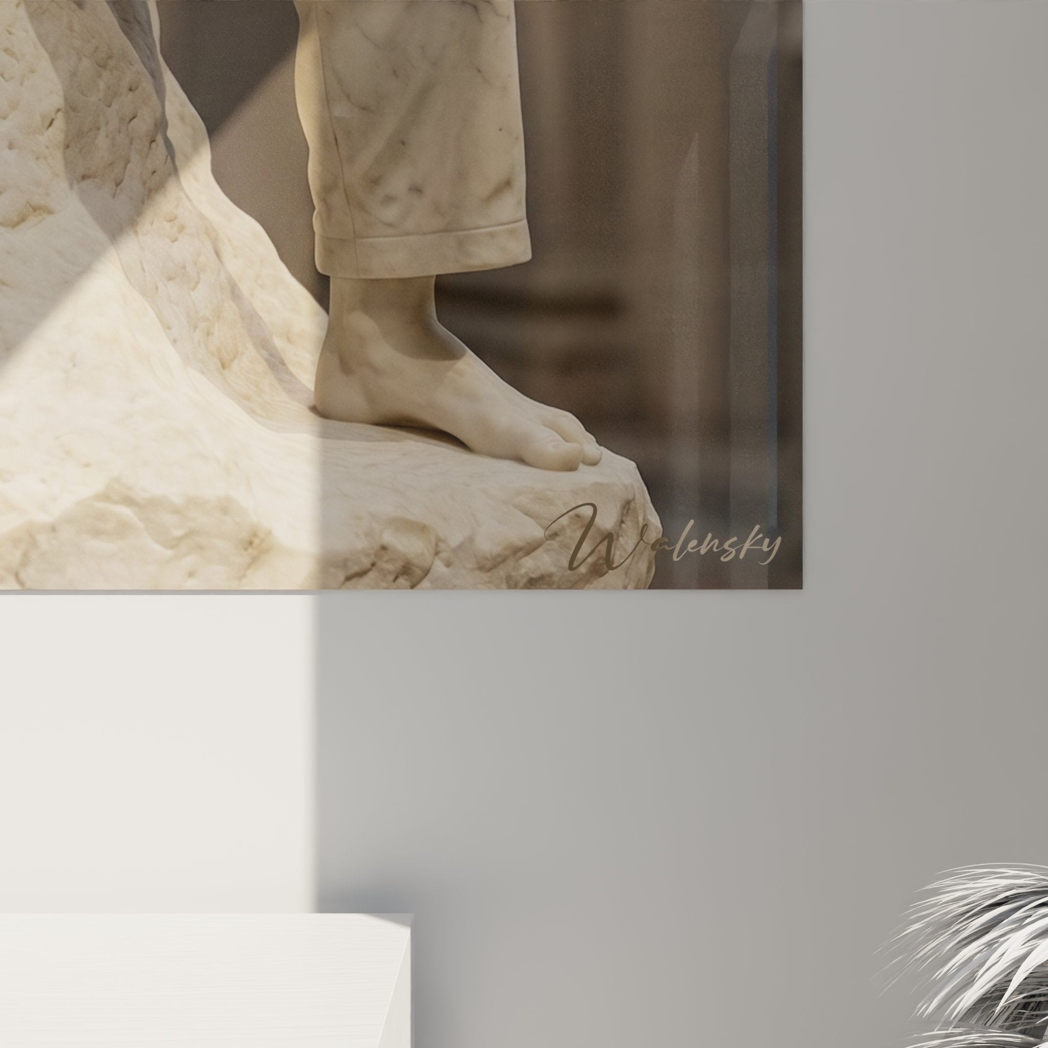 Vue d'ensemble du tableau statue karaté dans un intérieur contemporain avec éclairage d'ambiance