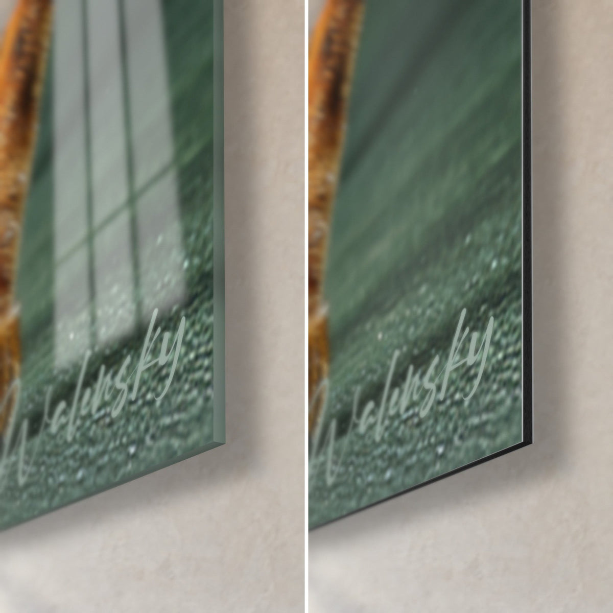 Tableau Toyger orange rayé de brun, coin bas droit : verre acrylique brillant à reflets à gauche, alu Dibond mat à droite, tranche de 3 mm