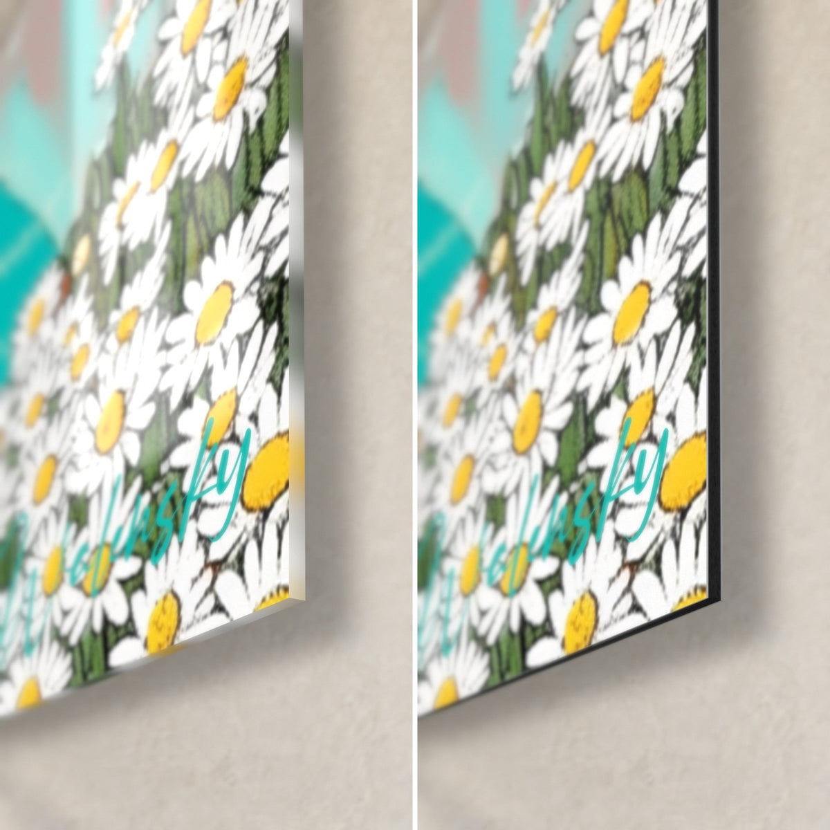 Tableau marguerites blanches à cœur jaune devant l'eau turquoise, verre brillant à gauche, Dibond noir mat à droite