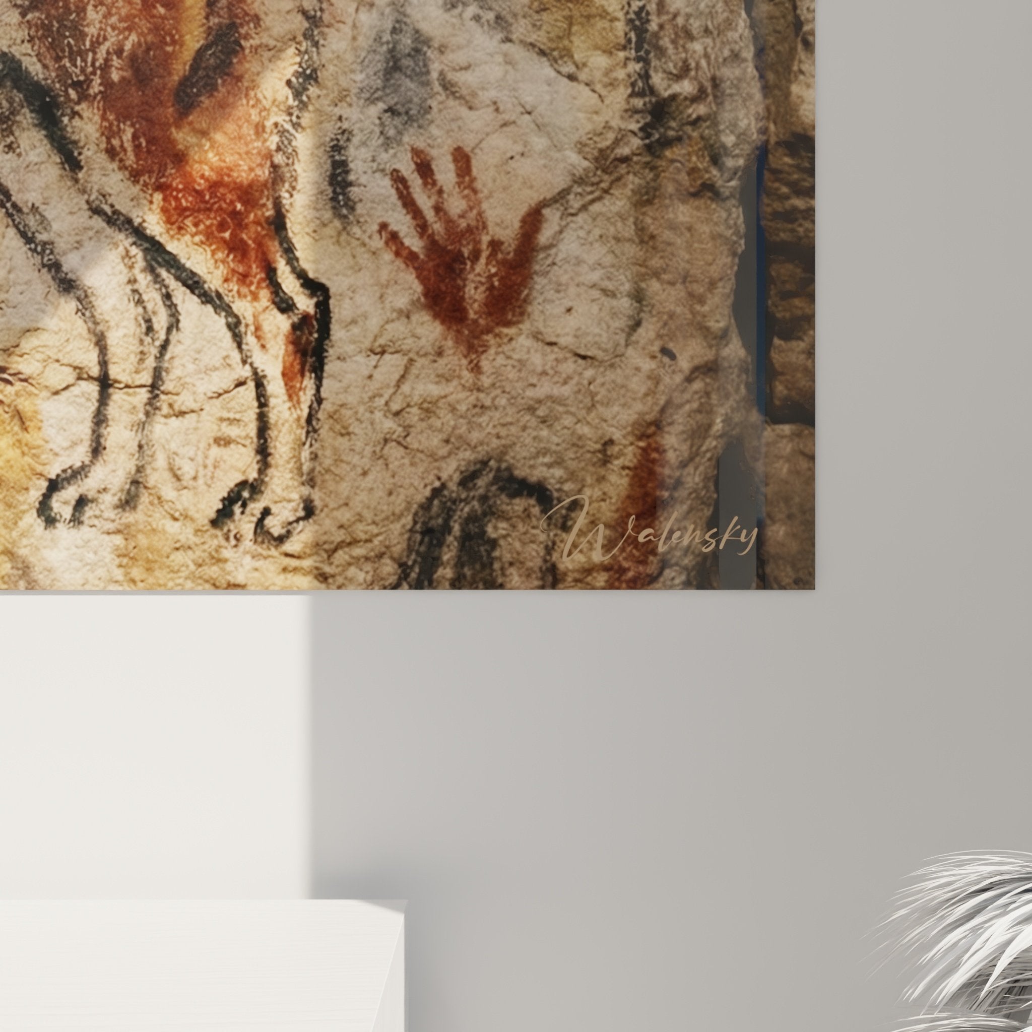 Gesamtansicht Wandkunst-Gemälde roter Canide prähistorischer Höhlenstil erdige Töne Ocker Rot auf Stein