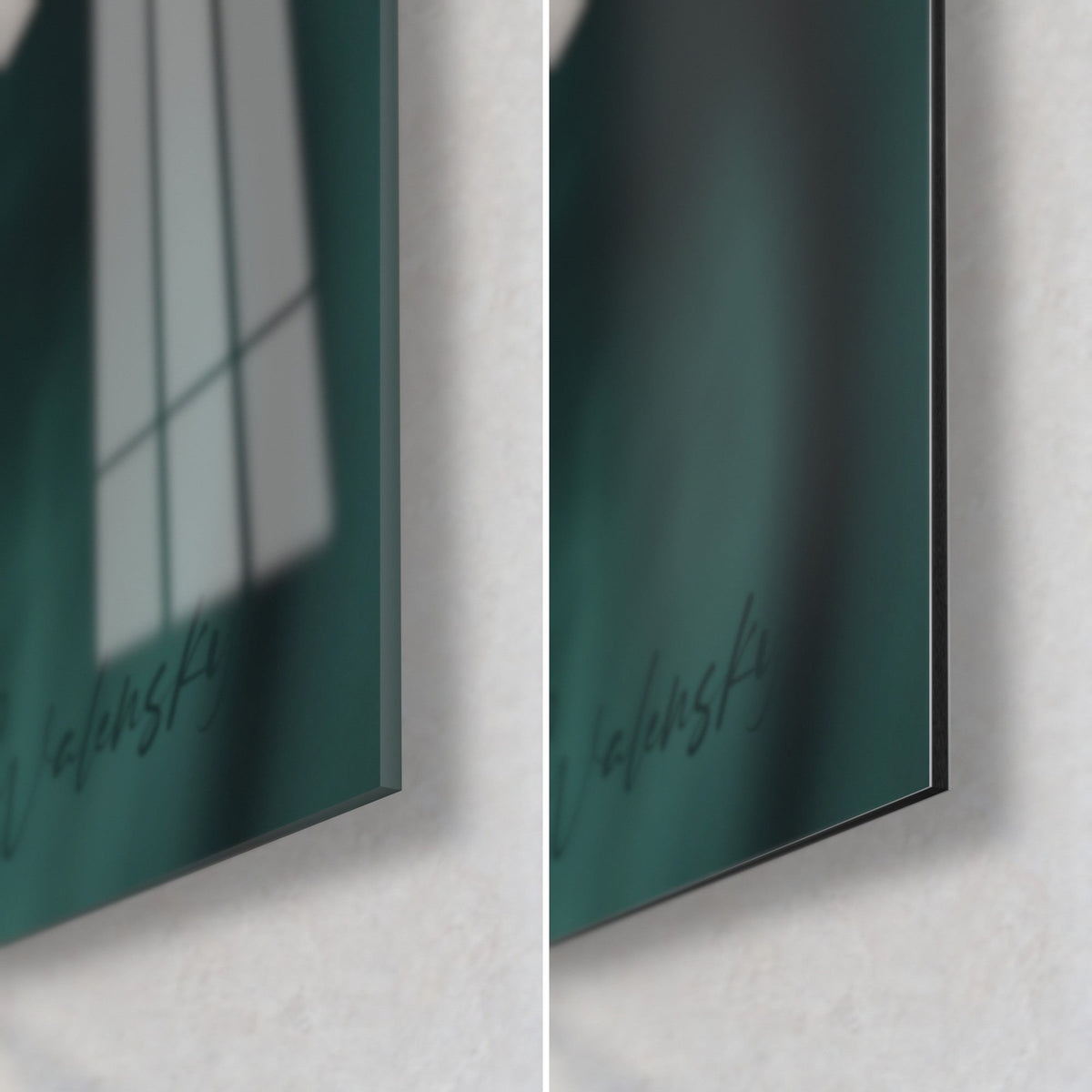 Wall art brindle whippet on fir green cushion: bottom right corner, glossy acrylic glass on the left, matt black Dibond with a fine edge