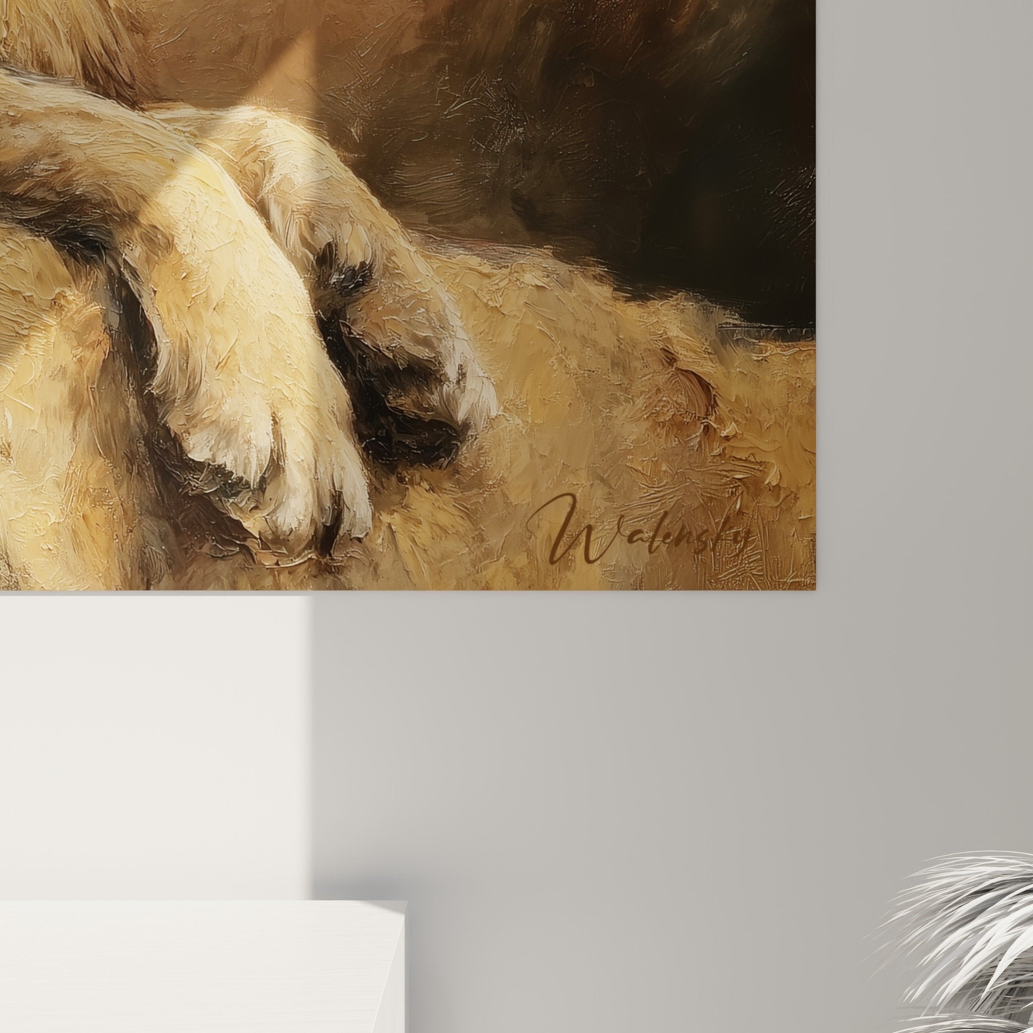 Vue d'ensemble tableau lion contemplatif, composition harmonieuse tons ambrés et bronze, style pictural