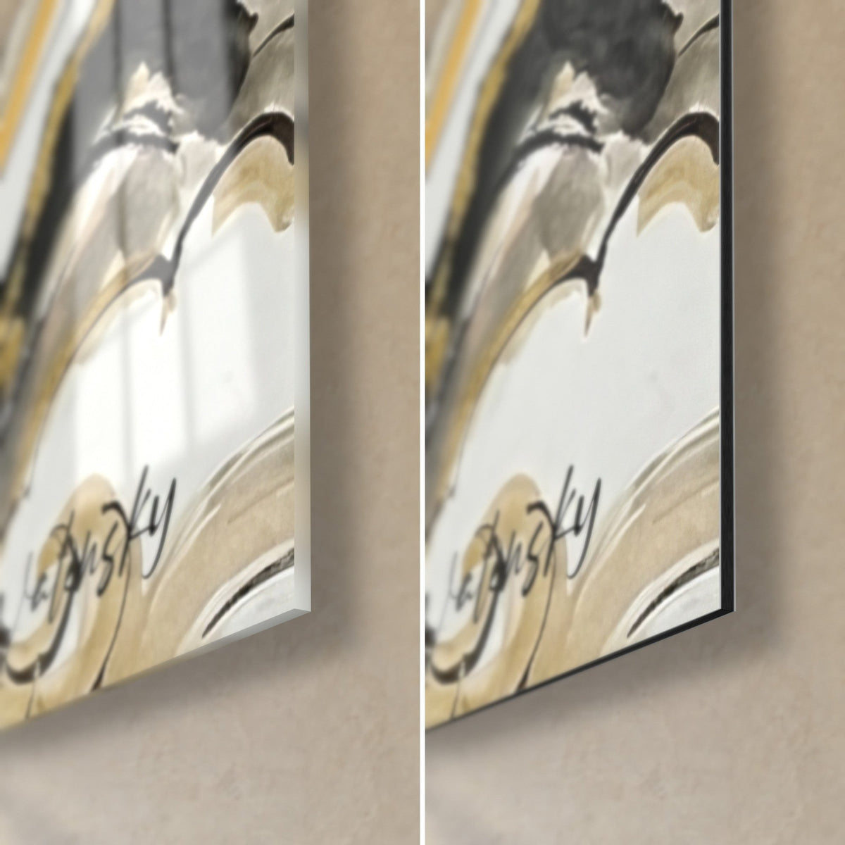 Gemälde Greifvogel in Schwarz und Gold auf Tinte, untere rechte Ecke, Glanzreflexe des Glases links, matt gebürsteter Dibond rechts, feine Kante