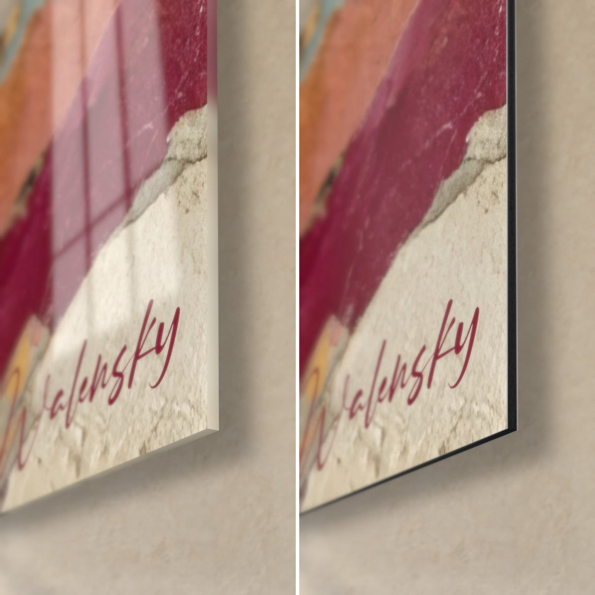 Tableau patchwork abstrait aux éclats bordeaux et rose, coin bas droit : verre acrylique brillant à gauche, alu Dibond mat à droite