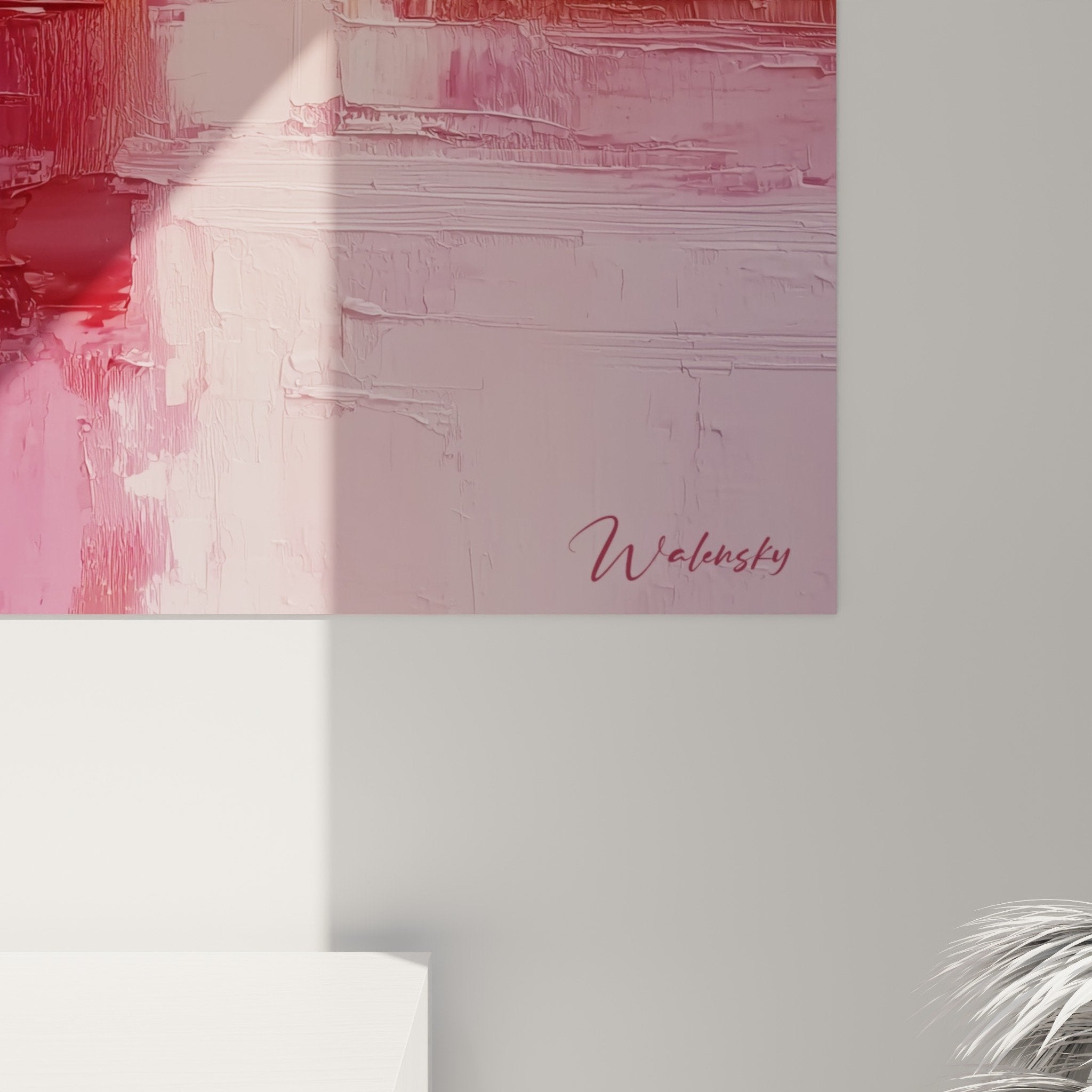 vue ensemble tableau abstrait rose rouge mur blanc decoration interieure feng shui