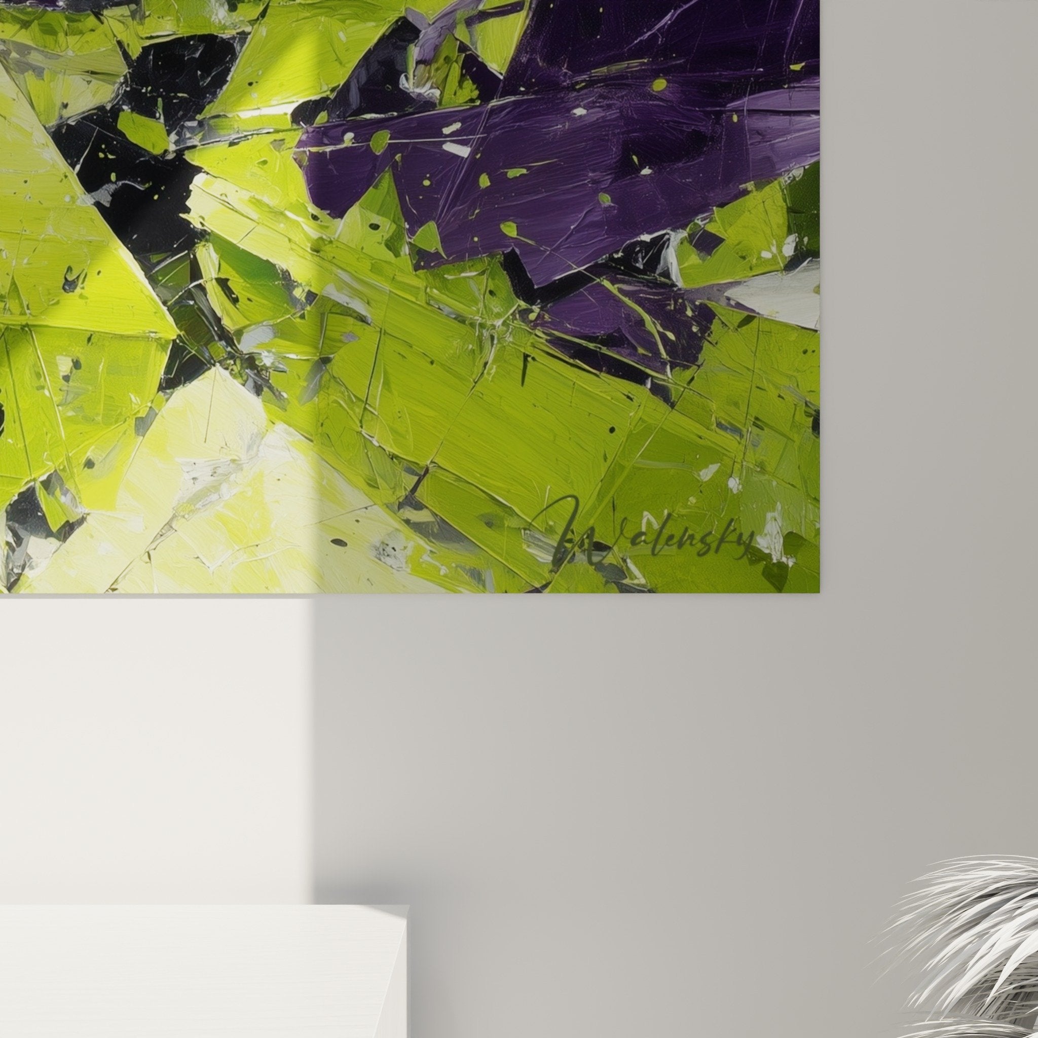 Vue d'ensemble tableau mural abstrait éclats colorés vert violet décoration contemporaine feng shui