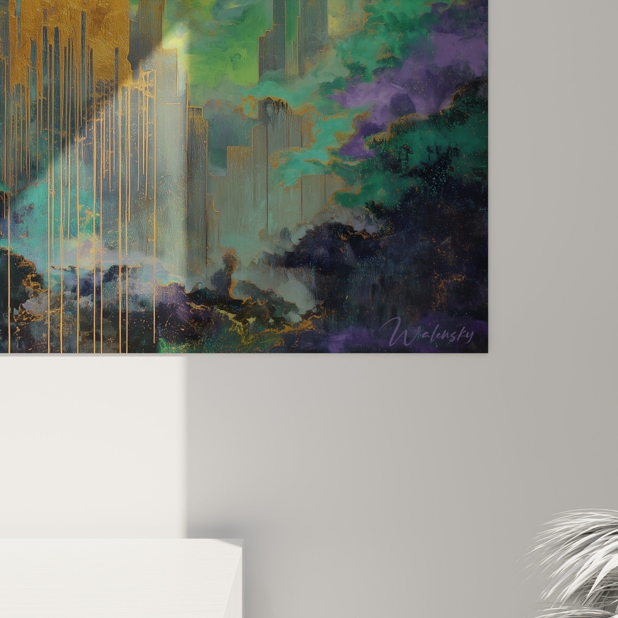 Vue ensemble tableau abstrait paysage vert emeraude dore dans salon decoration feng shui sud est bois