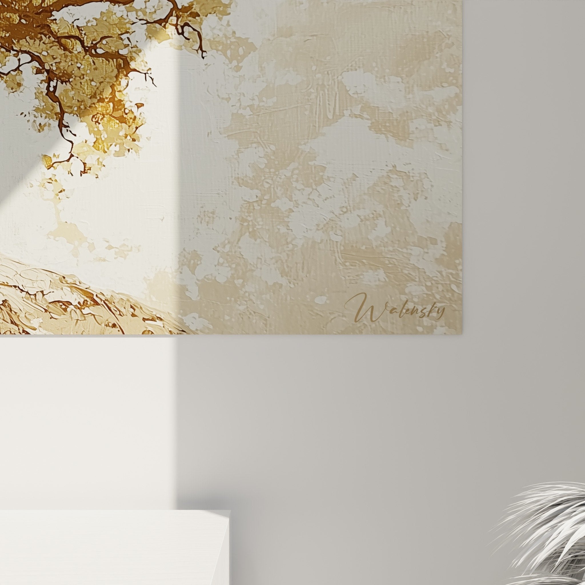 Vue d'ensemble tableau panoramique arbre de vie doré dans salon moderne décoration murale