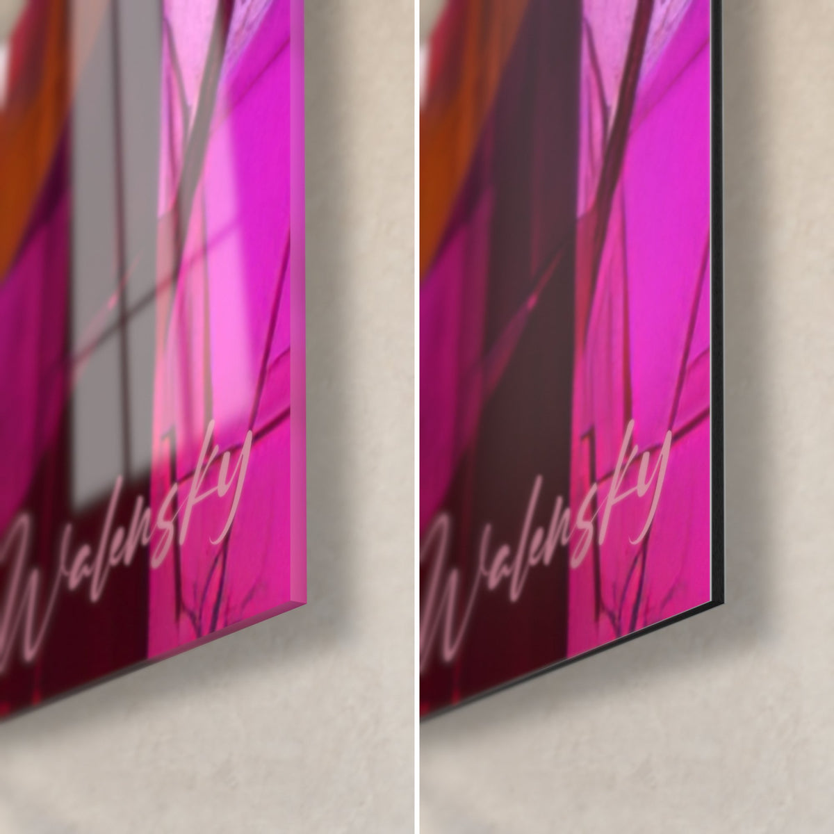 Tableau voûtes gothiques en rose fuchsia et violet, coin bas droit : verre brillant à gauche, alu Dibond mat à droite