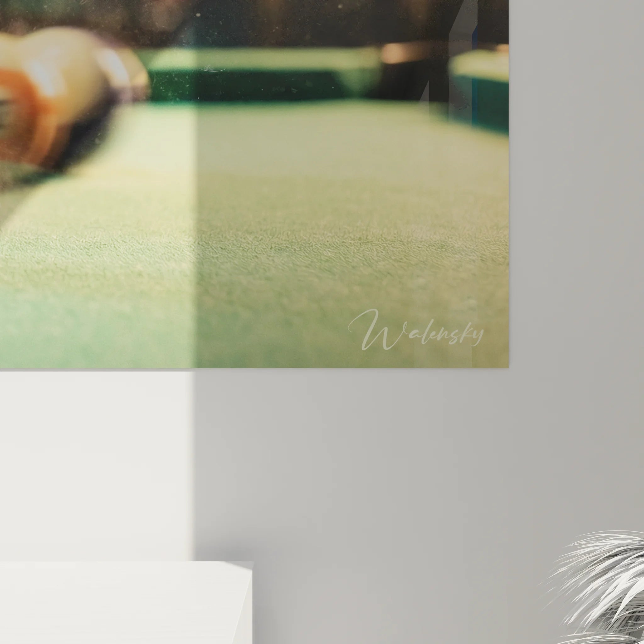 Vue d'ensemble tableau billard américain dans intérieur contemporain salle de jeux