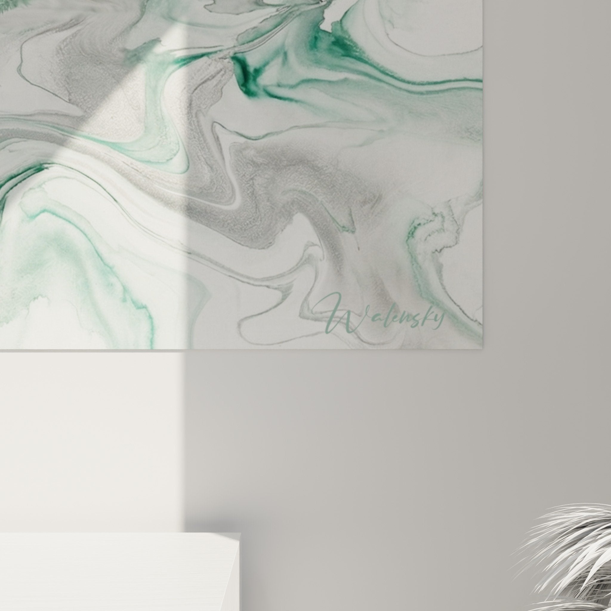 Vue ensemble tableau bonsai aquarelle integration deco moderne salon chambre mur blanc epure