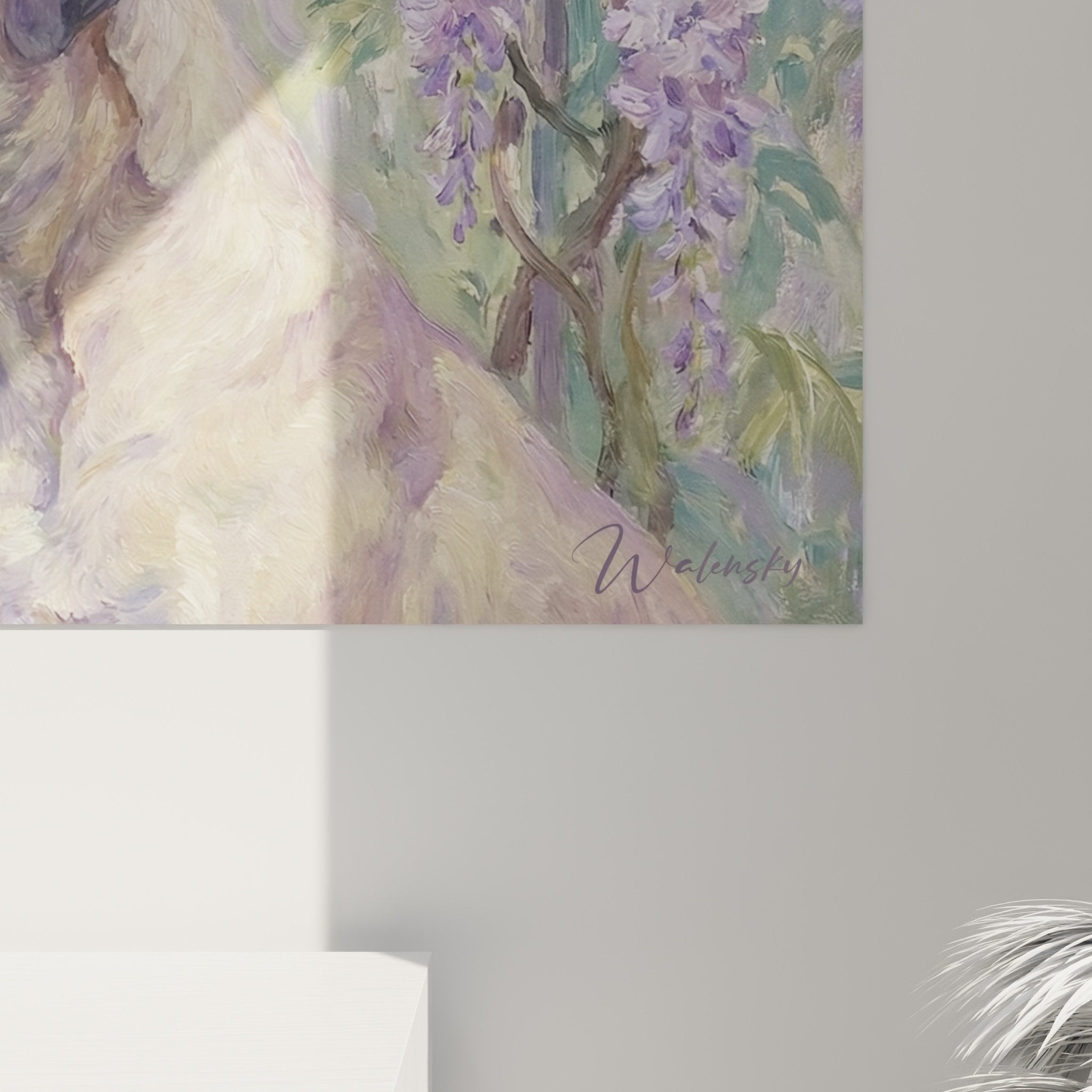 Vue d'ensemble du tableau Bullmastiffs et glycines violettes dans un intérieur contemporain