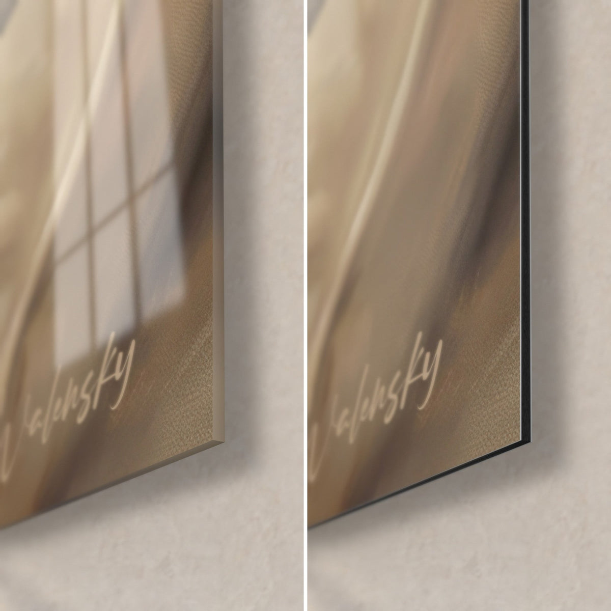 Wall art pug painted in sand and cream tones, bottom right corner: glossy glass on the left, matte Dibond on the right, 3 mm edge